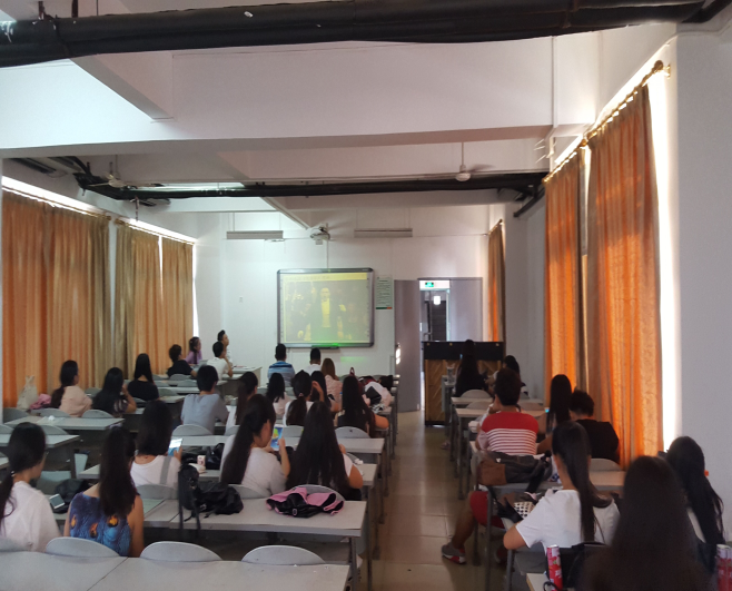 “青春・智慧教师口语提升训练项目”“诗”与“歌”的碰撞 ――音乐学院2014级音乐2班