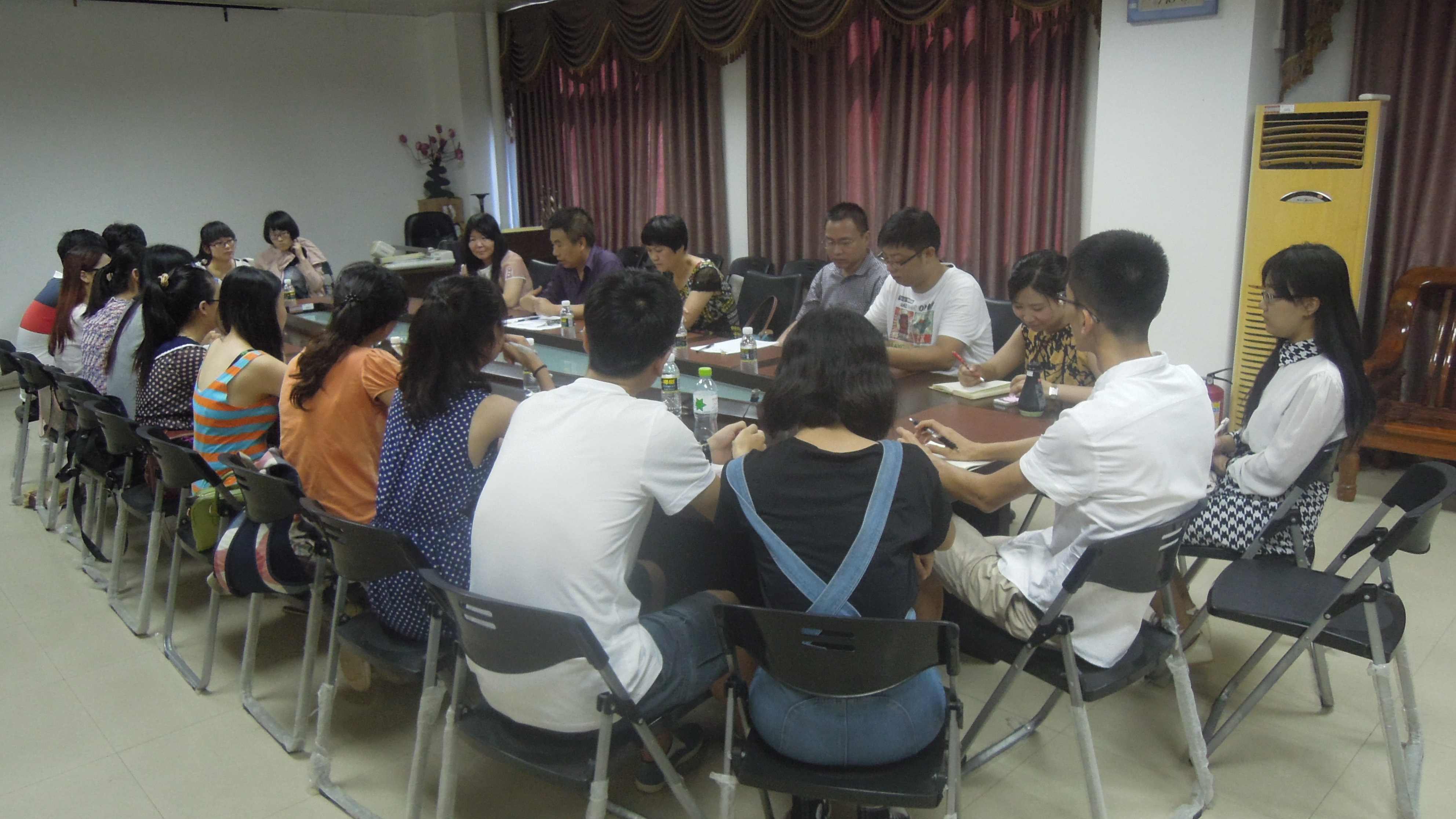 外国语学院举办2014年博鳌亚洲论坛年会志愿者交流总结会