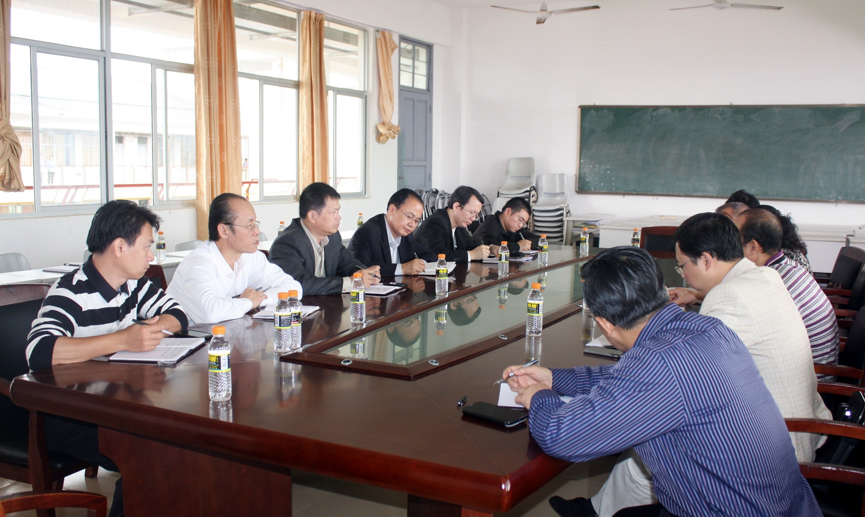 韩长日校长到物理与电子工程学院调研