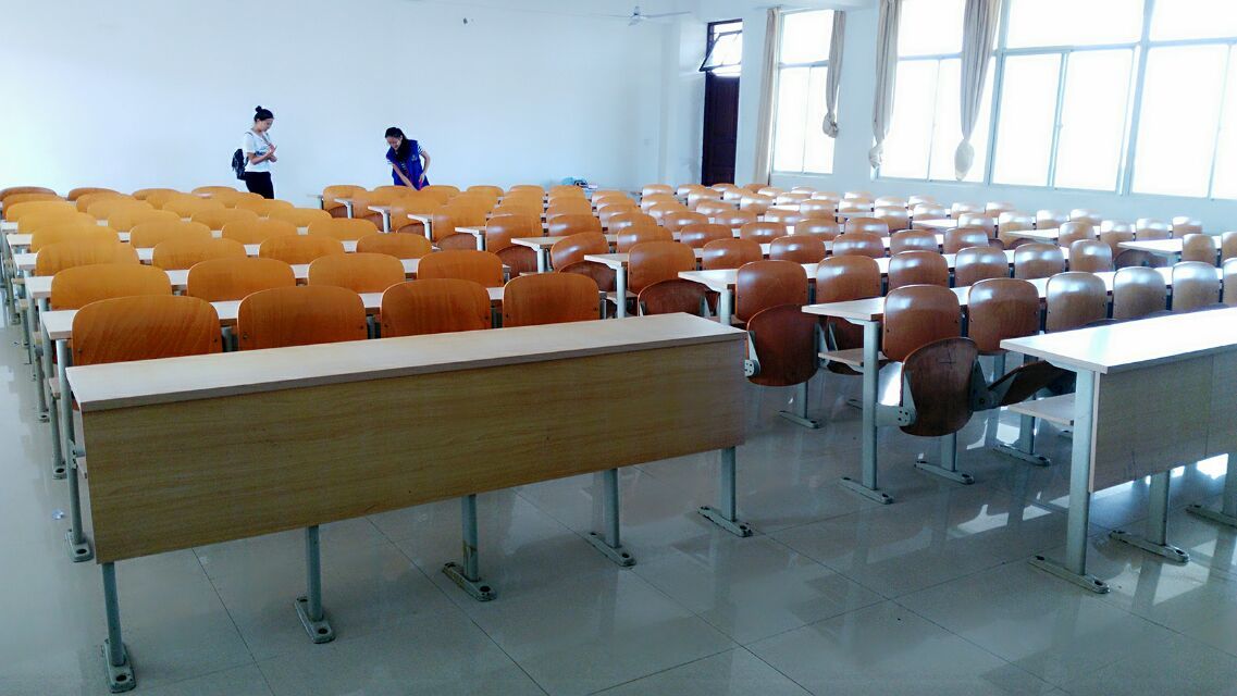 教育科学学院举办课桌文化节