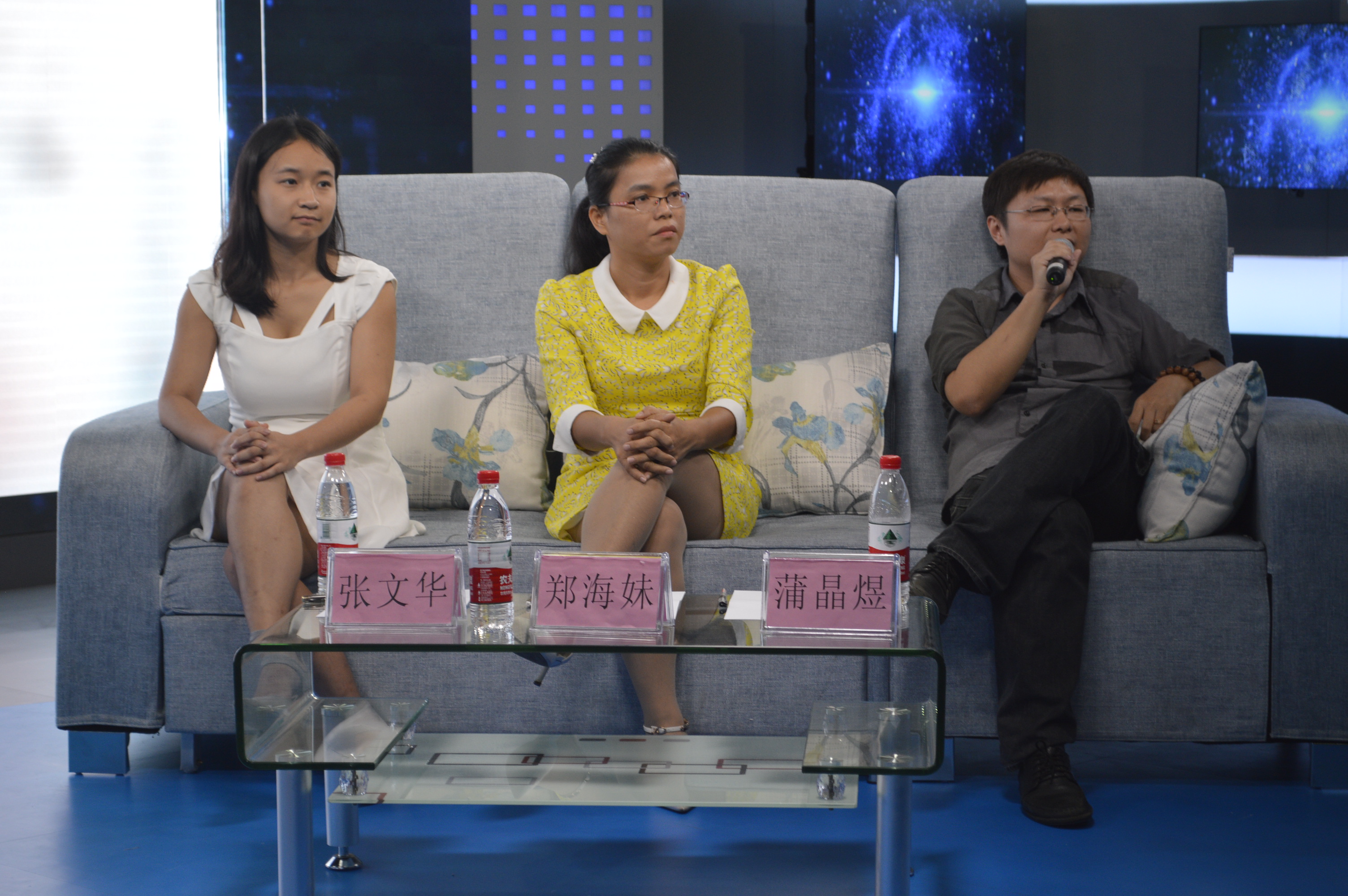 我与大学有个约定――记新闻传播与影视学院大学生论坛  