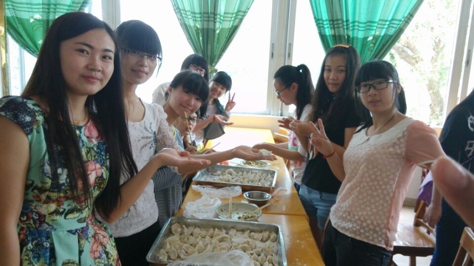 青春不老，我们不散——记初等教育学院12级中文1班的女生节系列活动