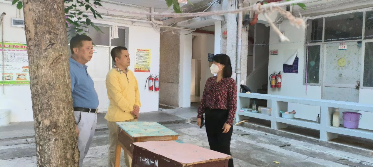 校领导检查指导后勤开学准备工作