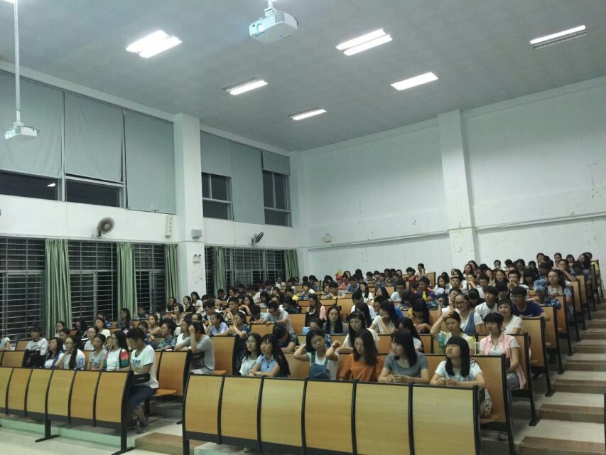 教育科学学院举办新生入学文明礼仪教育专题讲座