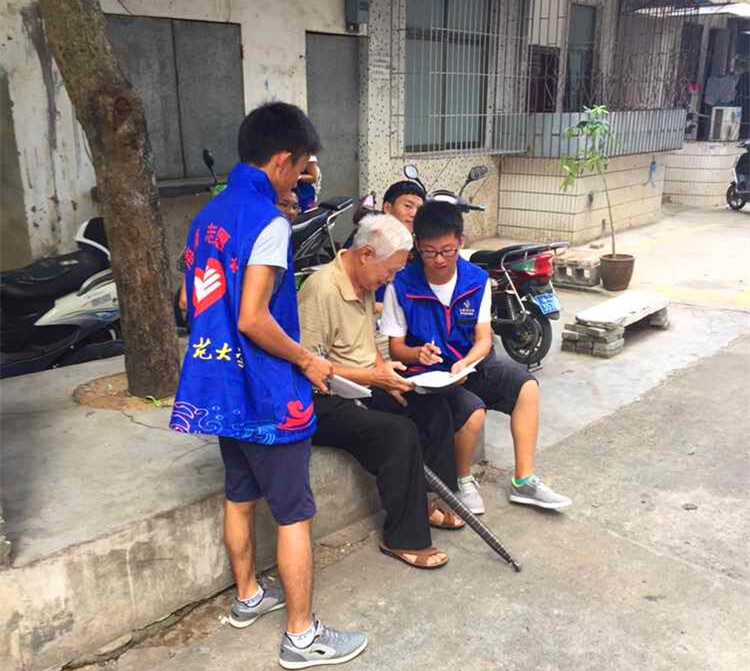 共创卫生文明之城――记物电学院“双创”调查活动