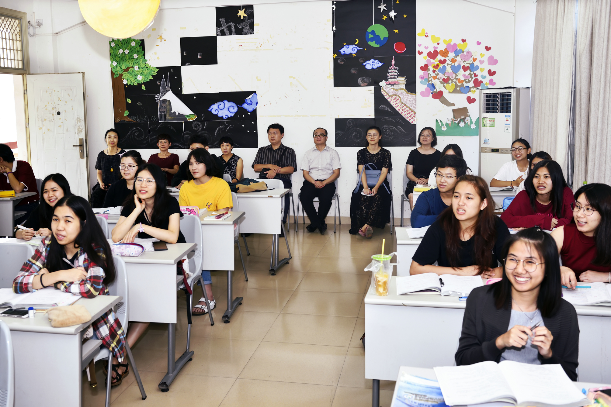 省教育厅国际学生教育工作组来我校指导工作