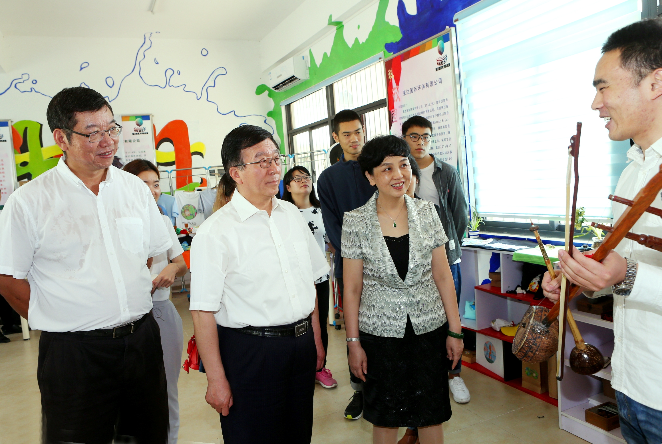 国家民委专职委员管培俊到我校调研