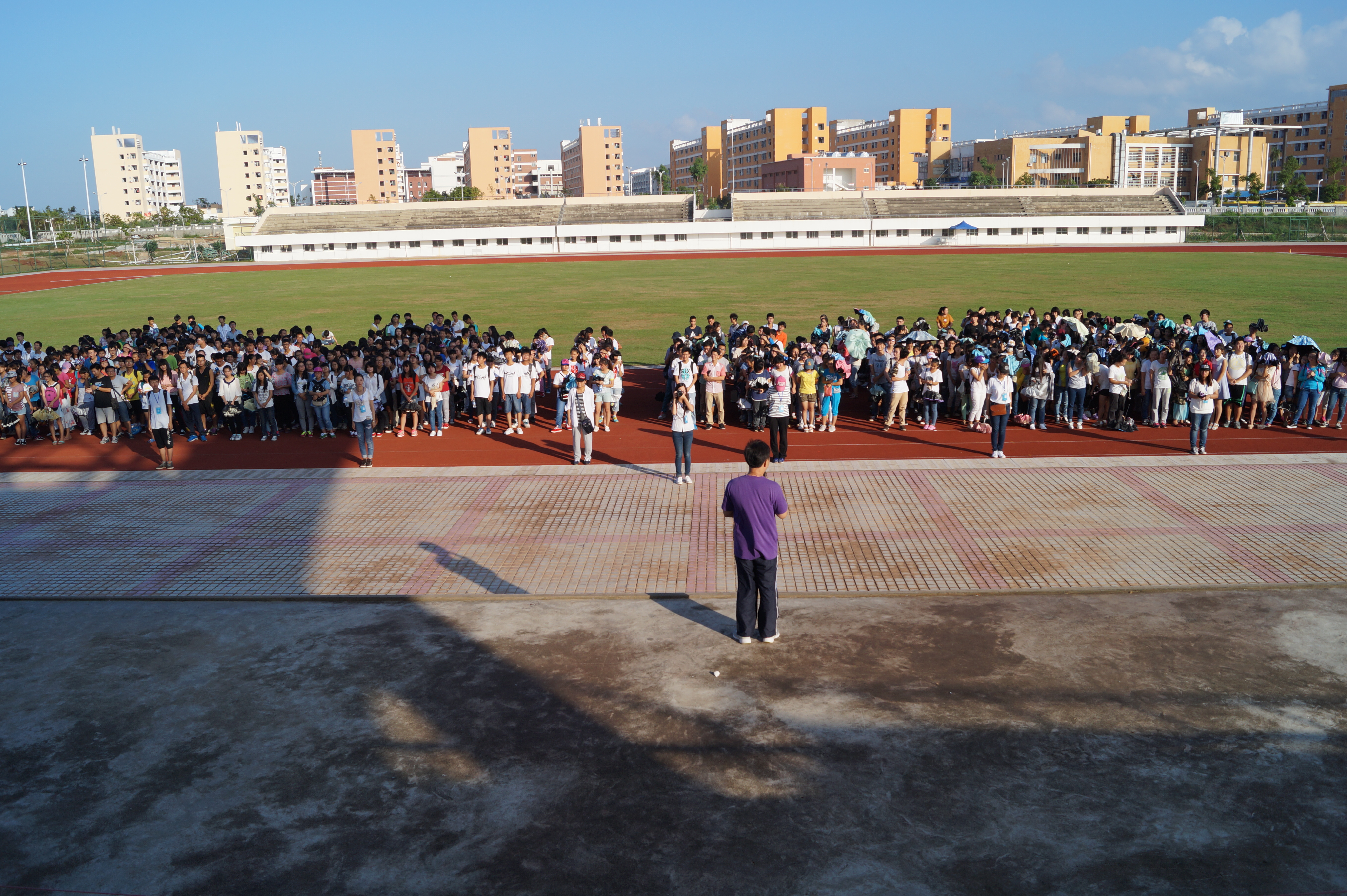 掀起运动风潮，展现经管风采――记经济与管理学院第一届田径运动会