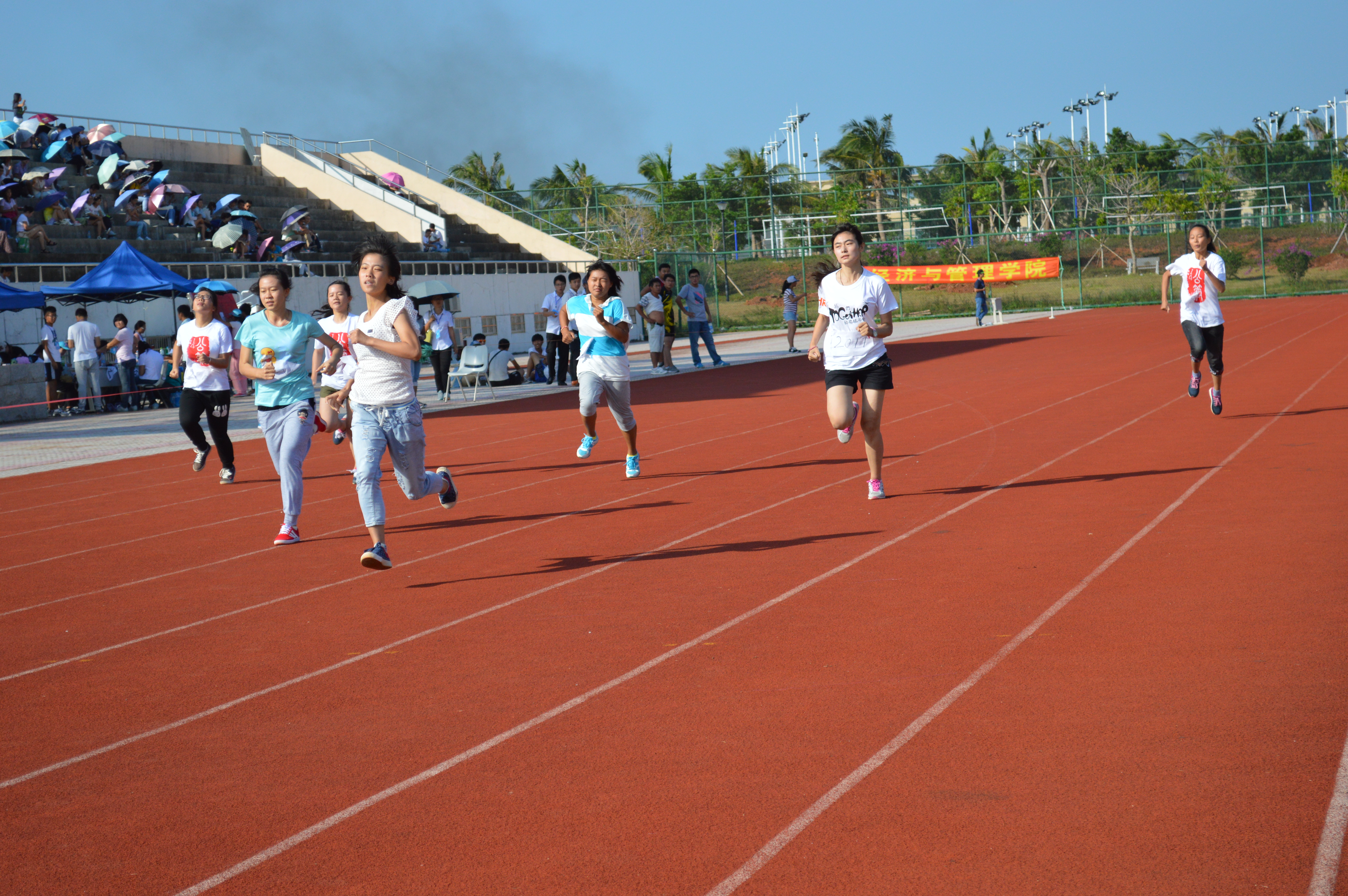 掀起运动风潮，展现经管风采――记经济与管理学院第一届田径运动会