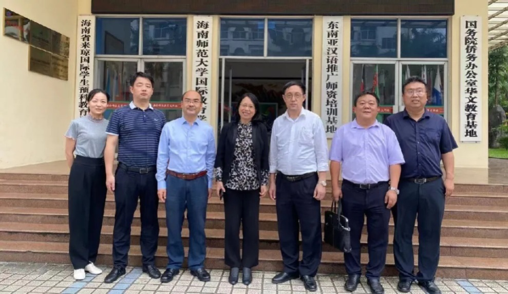 黄冈师范学院党委常委、副校长彭锦一行到我校考察交流