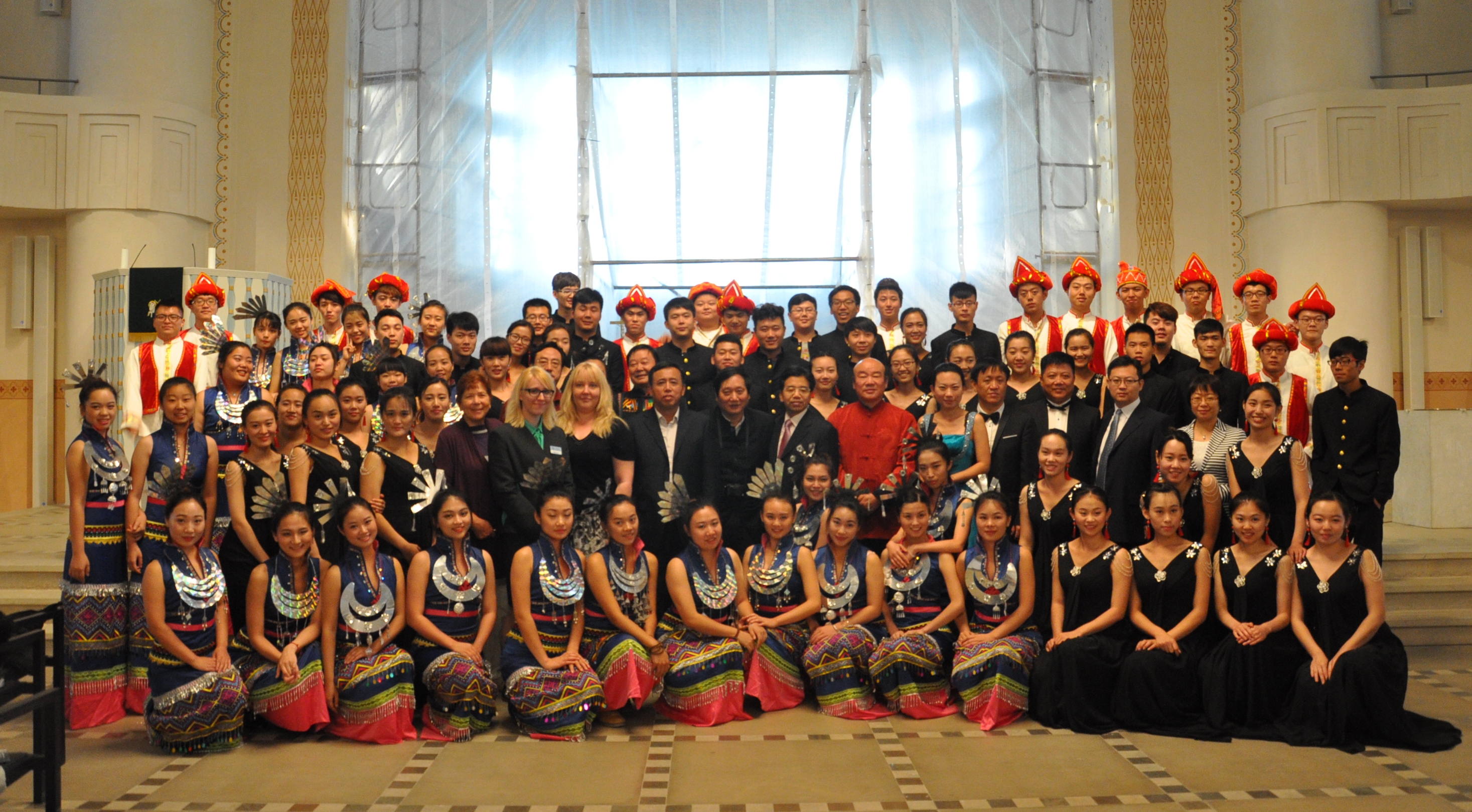 我校蓝韵合唱团参加第四届爱沙尼亚流行音乐合唱节