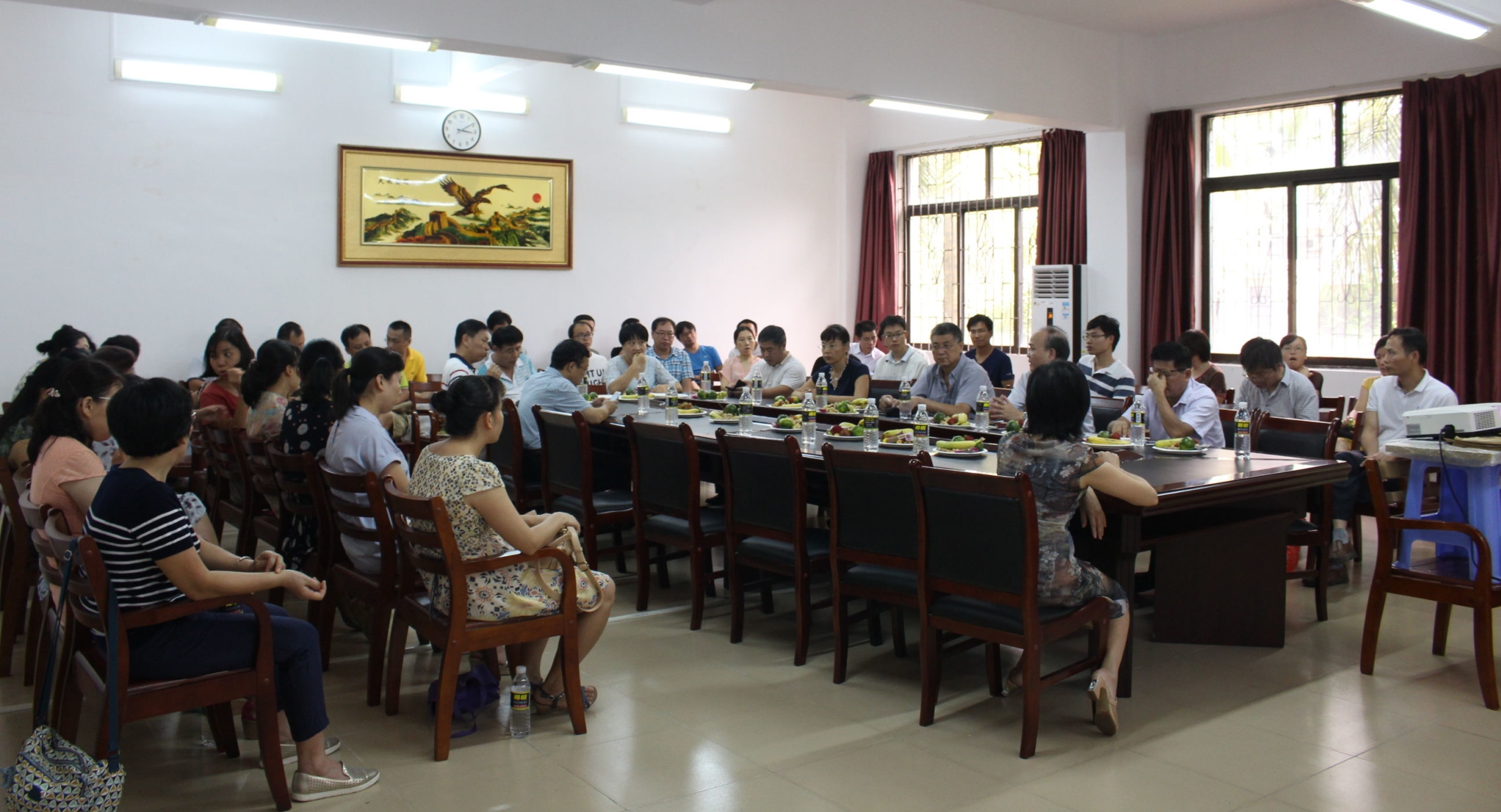 争创文明海口,喜迎教师佳节