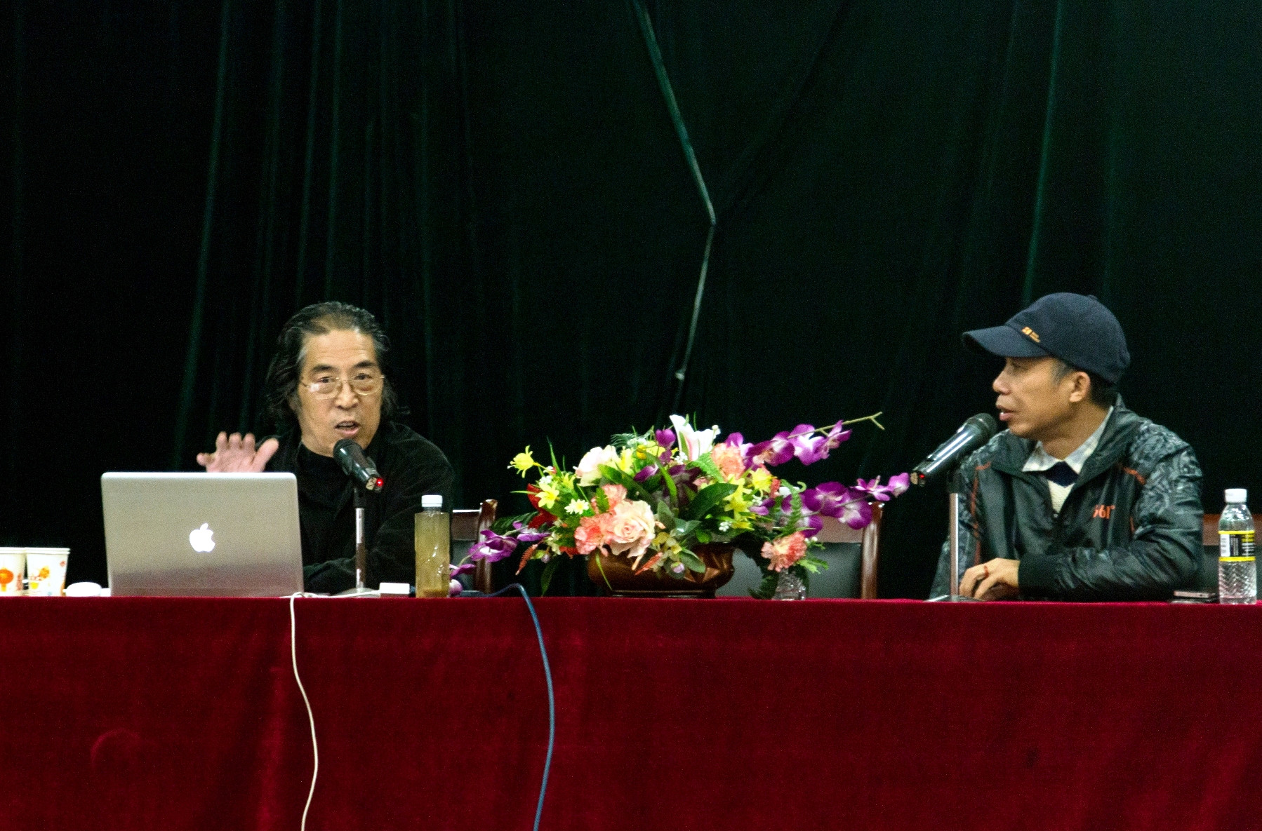 著名画家刘曦林来我校作《文心妙想》讲座