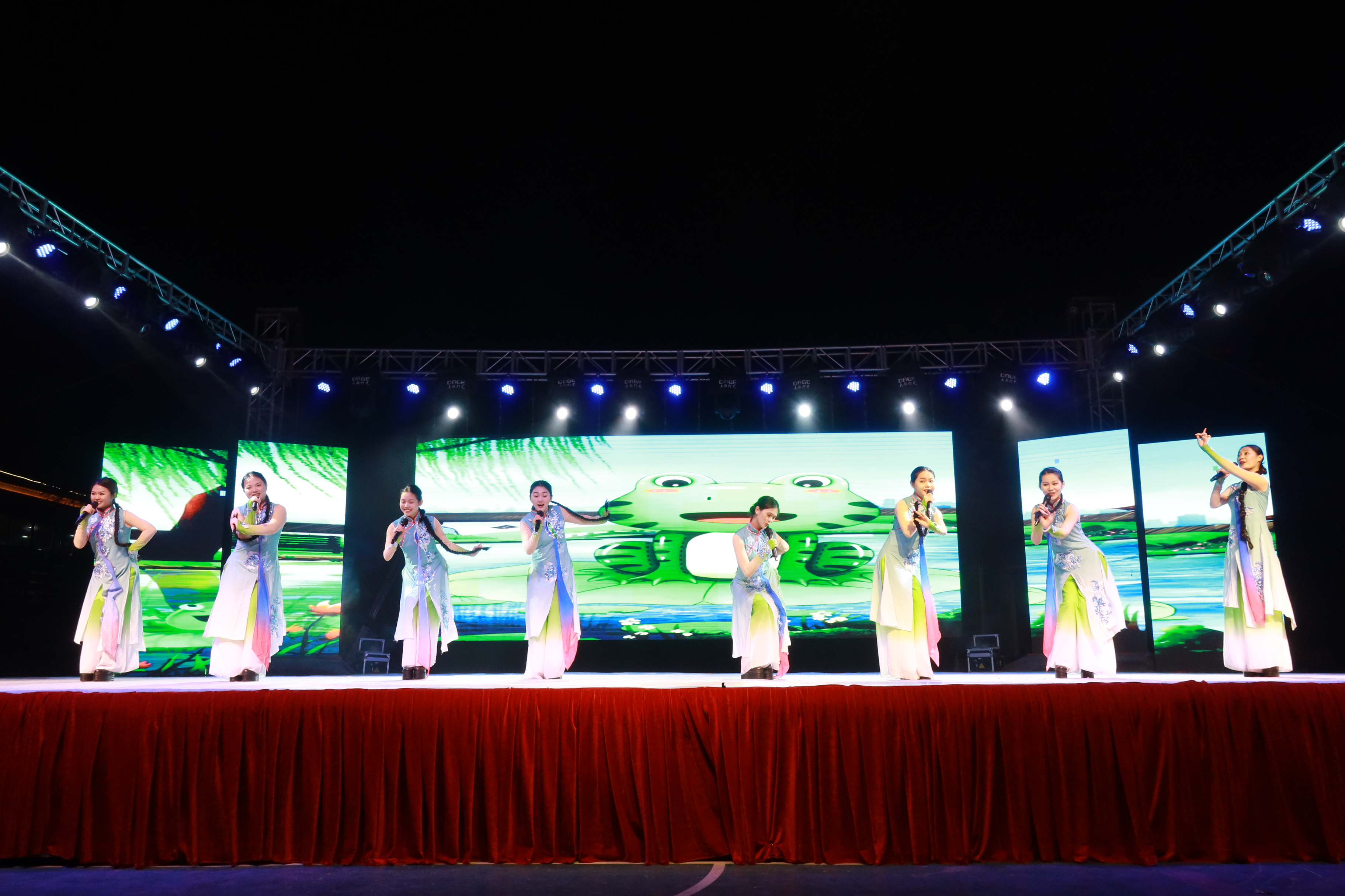 海南师范大学艺术团开展惠民演出、助力文化扶贫