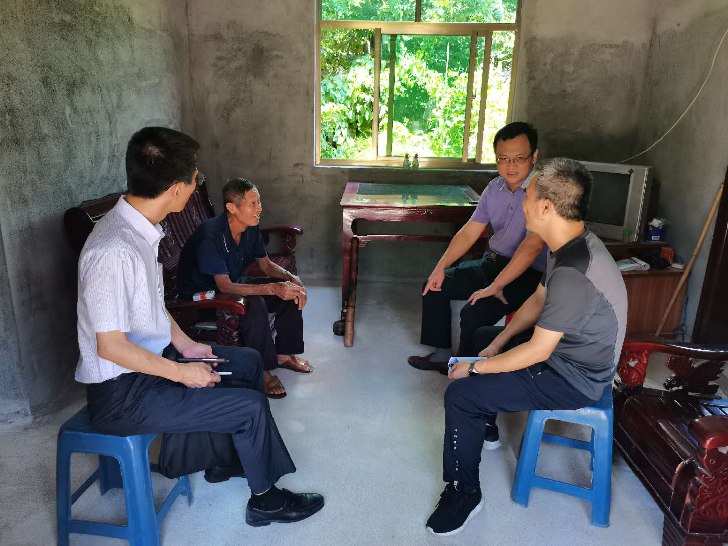 学校纪委督查脱贫攻坚驻村帮扶工作