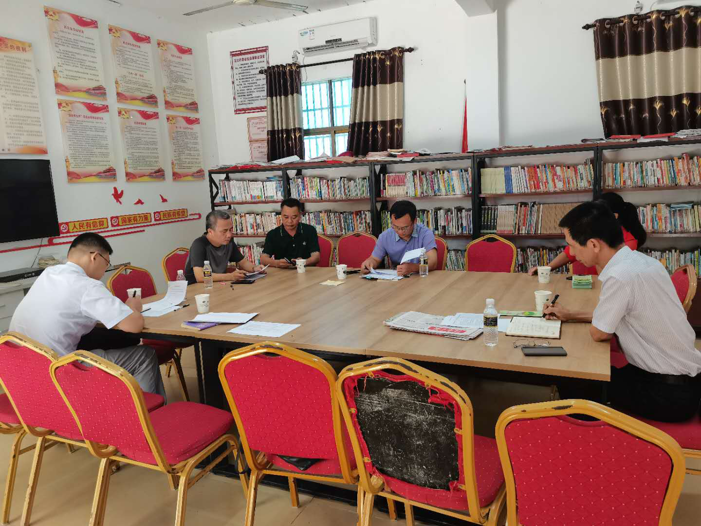 学校纪委督查脱贫攻坚驻村帮扶工作