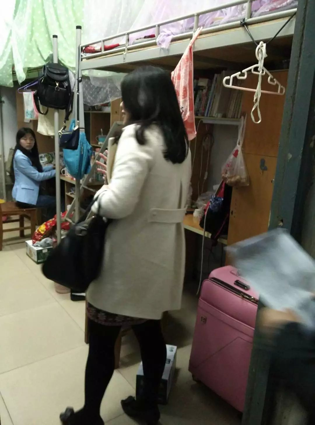 新学期 新气象――记外国语学院组织新学期走学生宿舍