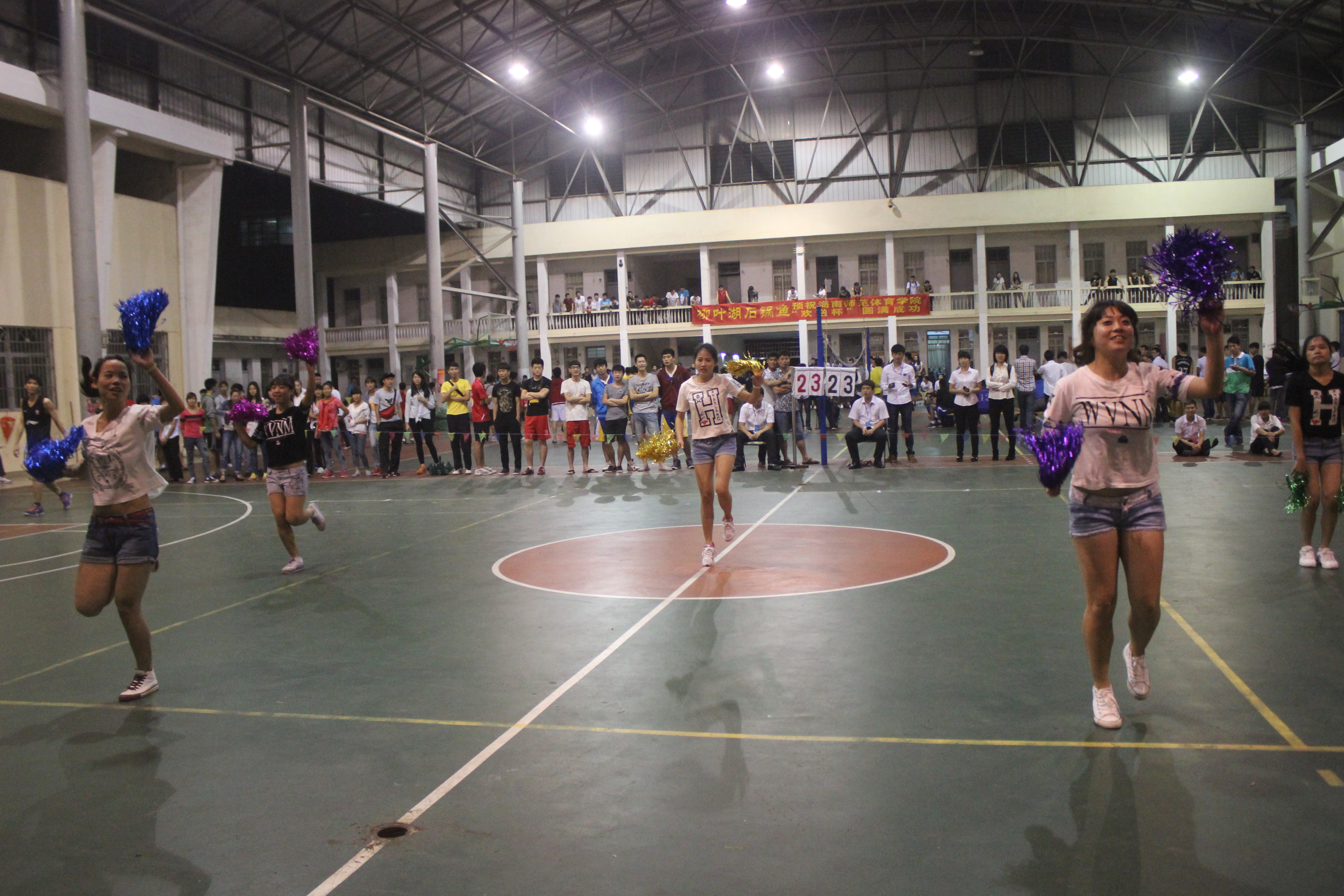 体育学院“欢送杯”篮球赛正式开赛