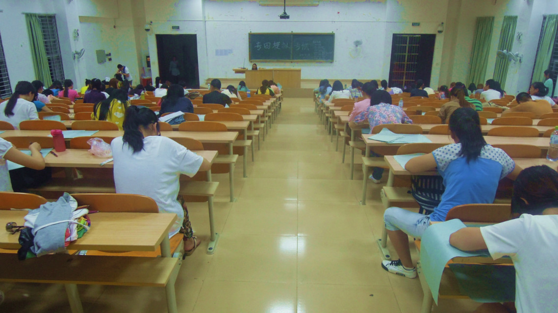 外国语学院举行2014年英语专四模拟考试