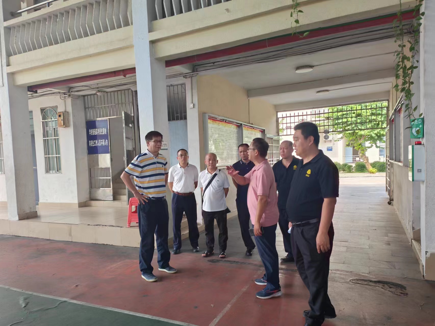 校领导带队开展“中秋国庆”节前校园安全检查