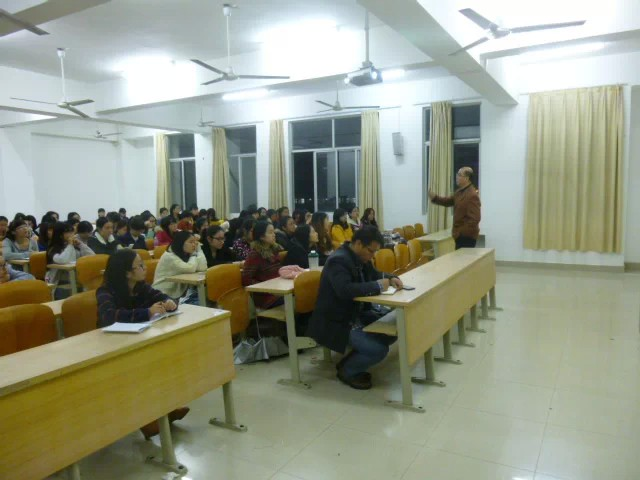 外国语学院举办毕业生就业指导讲座