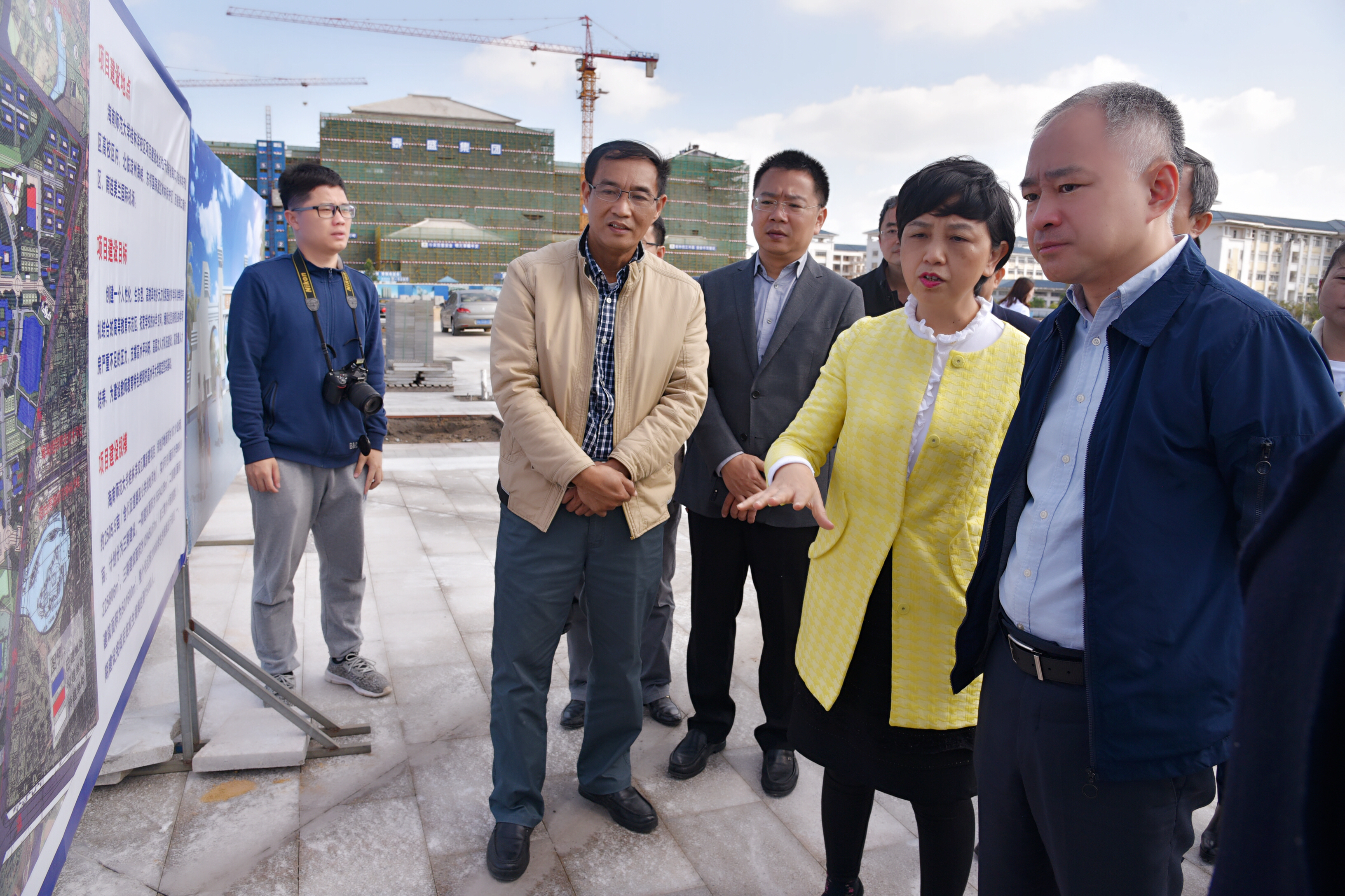 海口市委副书记、市长丁晖到我校调研