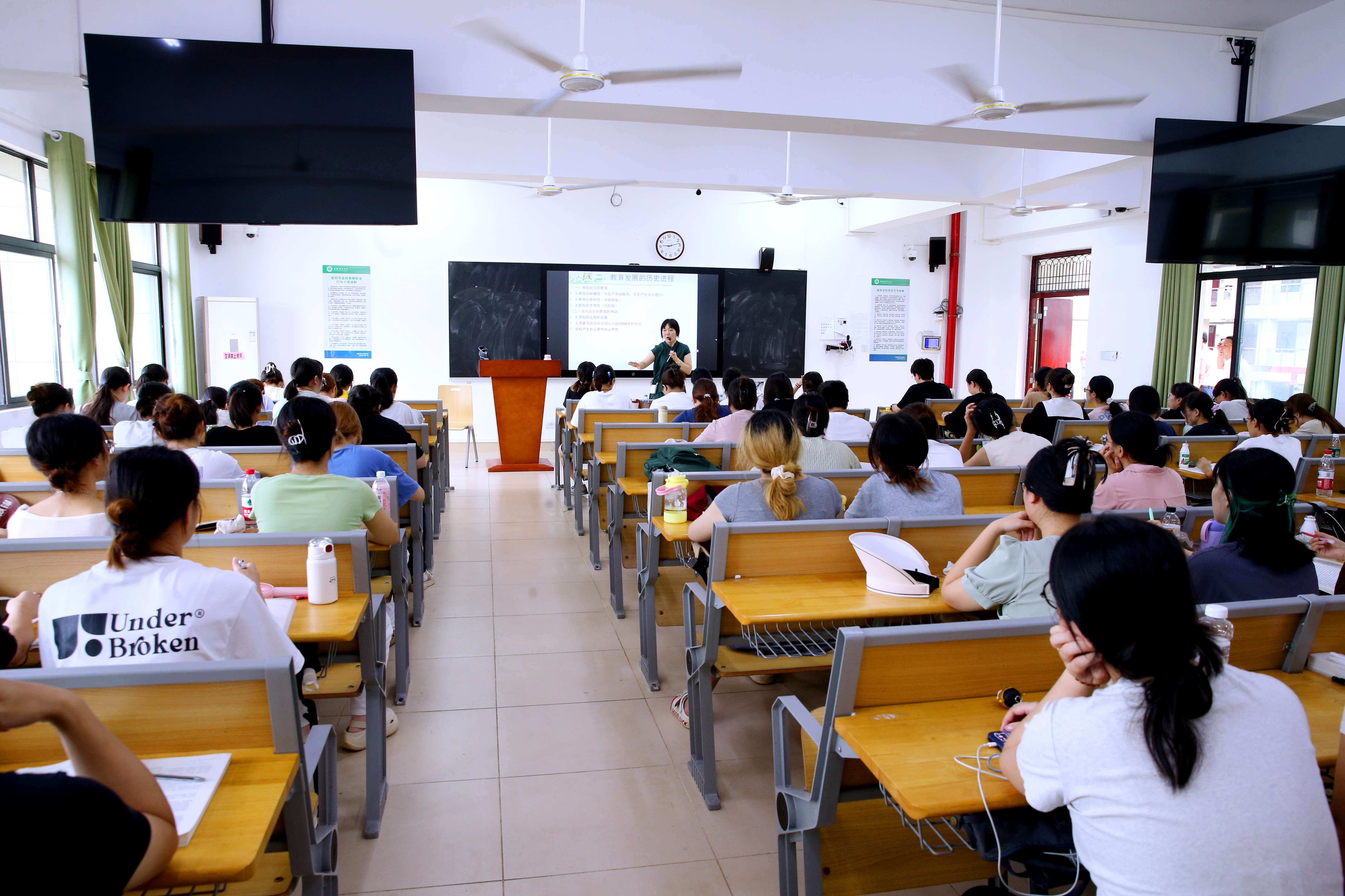 海南师范大学台风后顺利复课