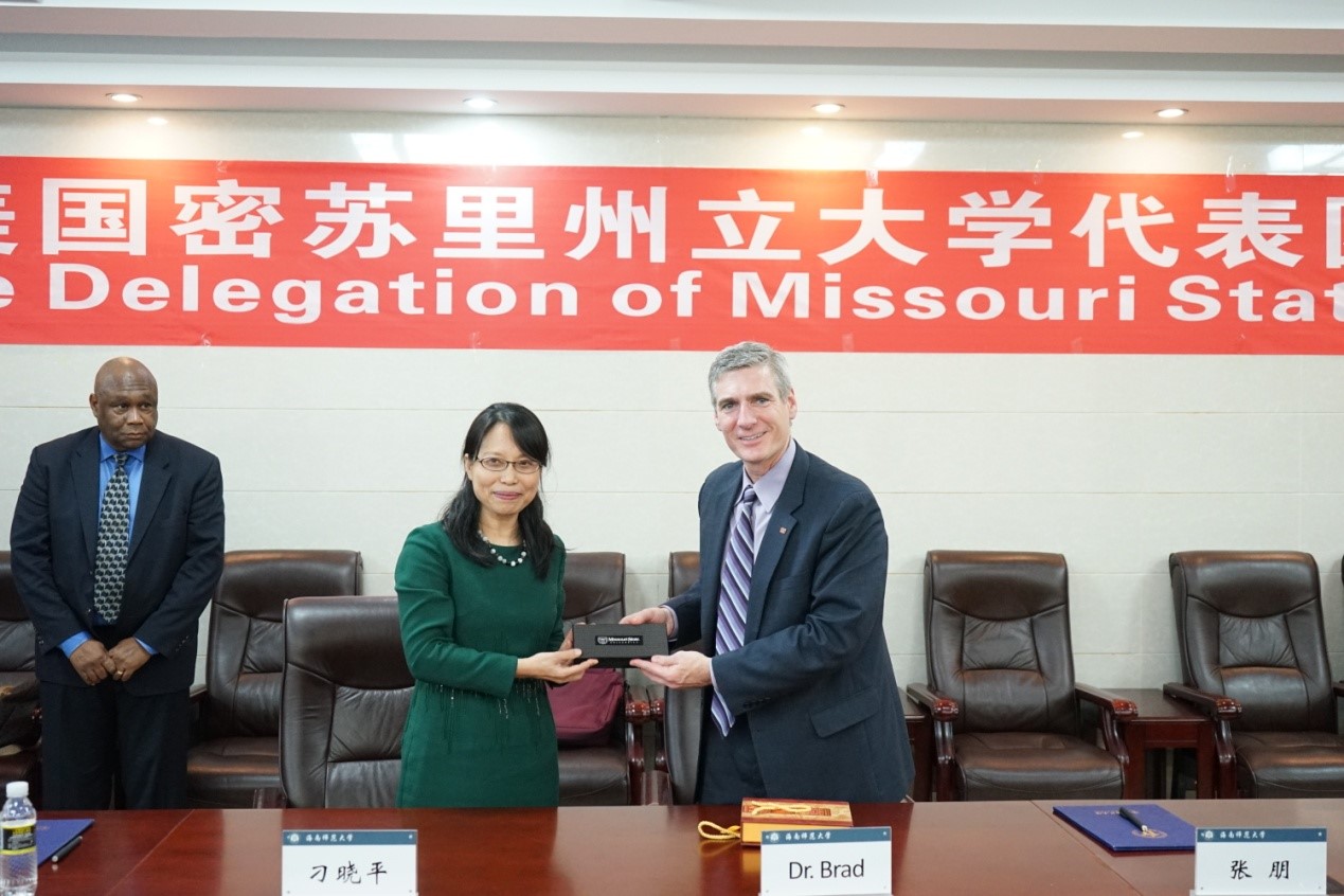 美国密苏里州立大学代表团一行访问我校