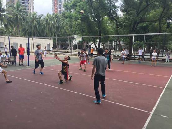 运动舞出自我――记物理与电子工程学院“迎新杯”排球赛