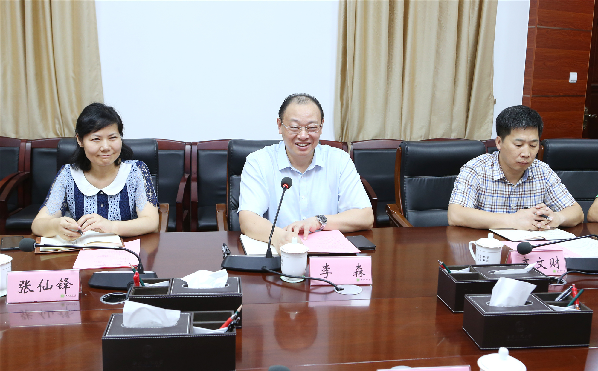 三亚中国农业大学研究院一行来我校考察交流