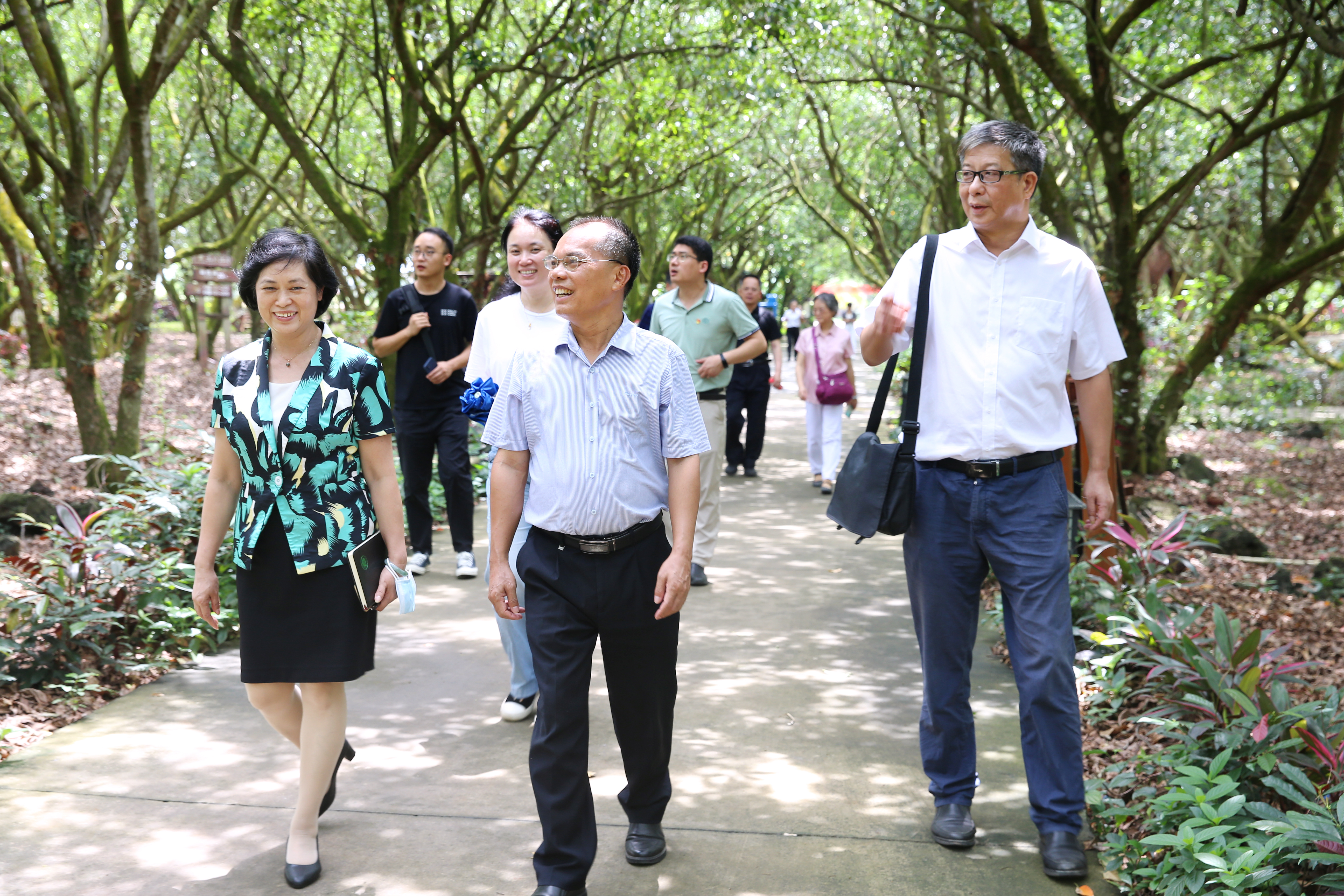 校领导到冯塘绿园开展访企拓岗促就业活动