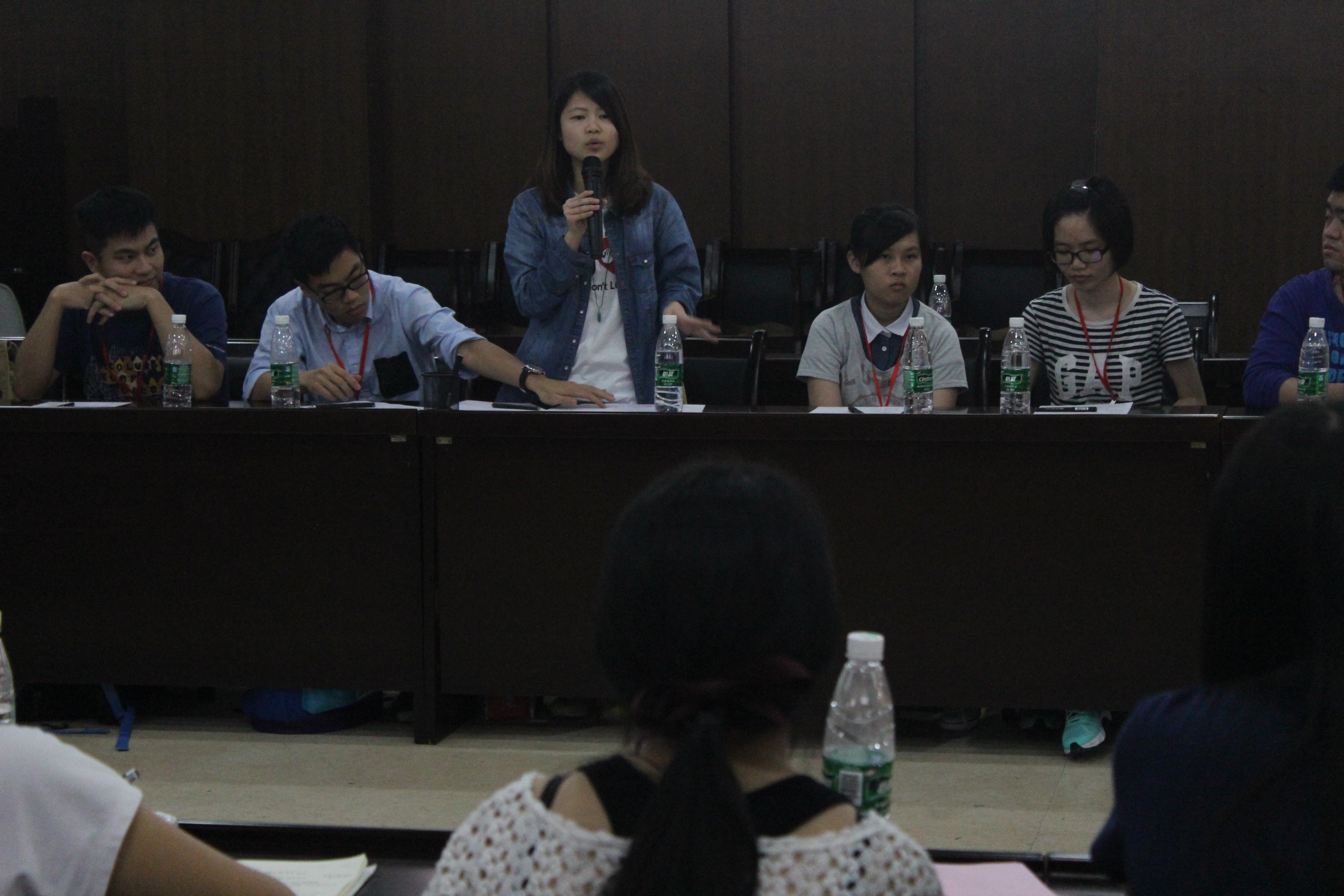 心心交流，携手共进——记琼港两地青年交流会