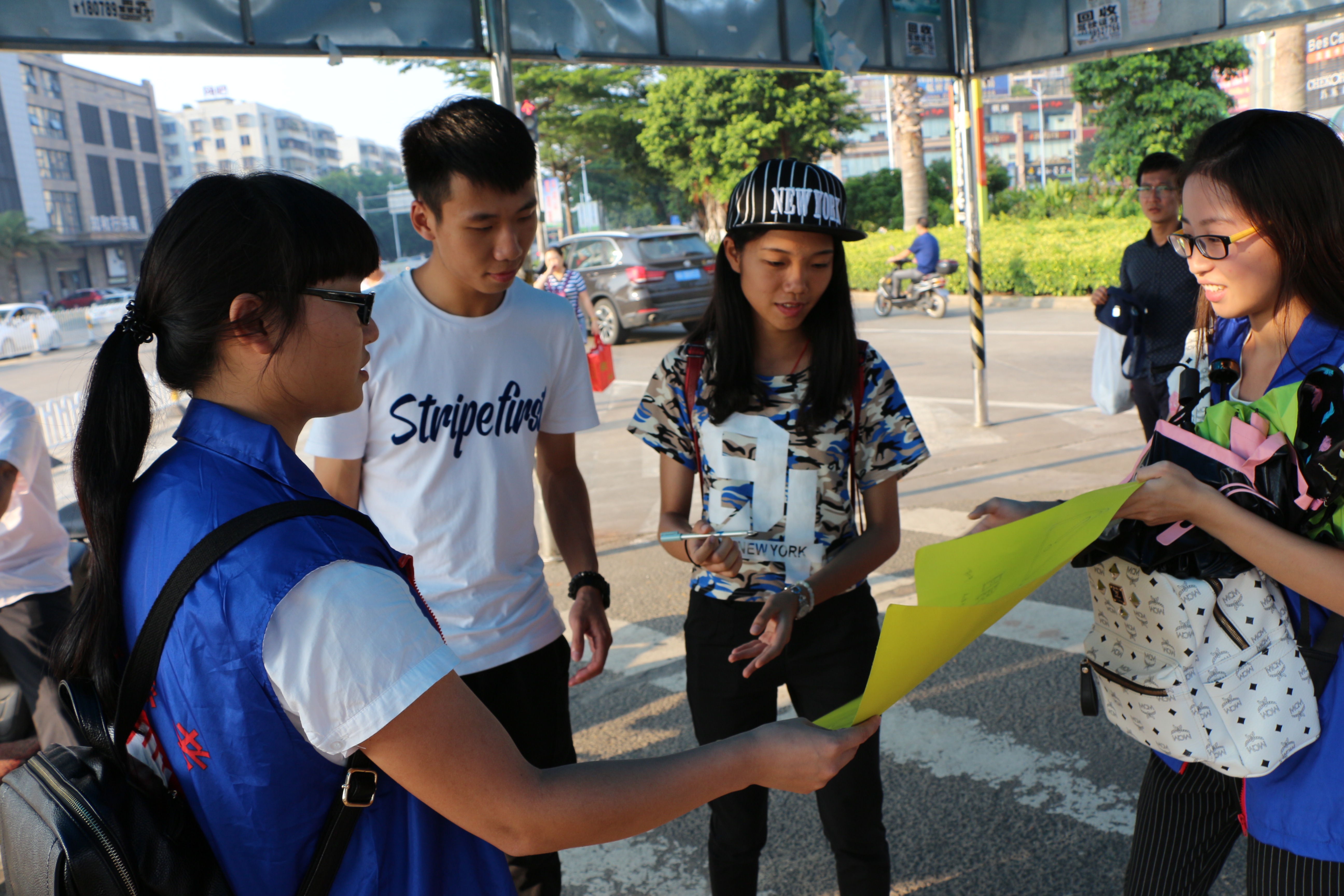 经济与管理学院各班积极开展主题团日活动