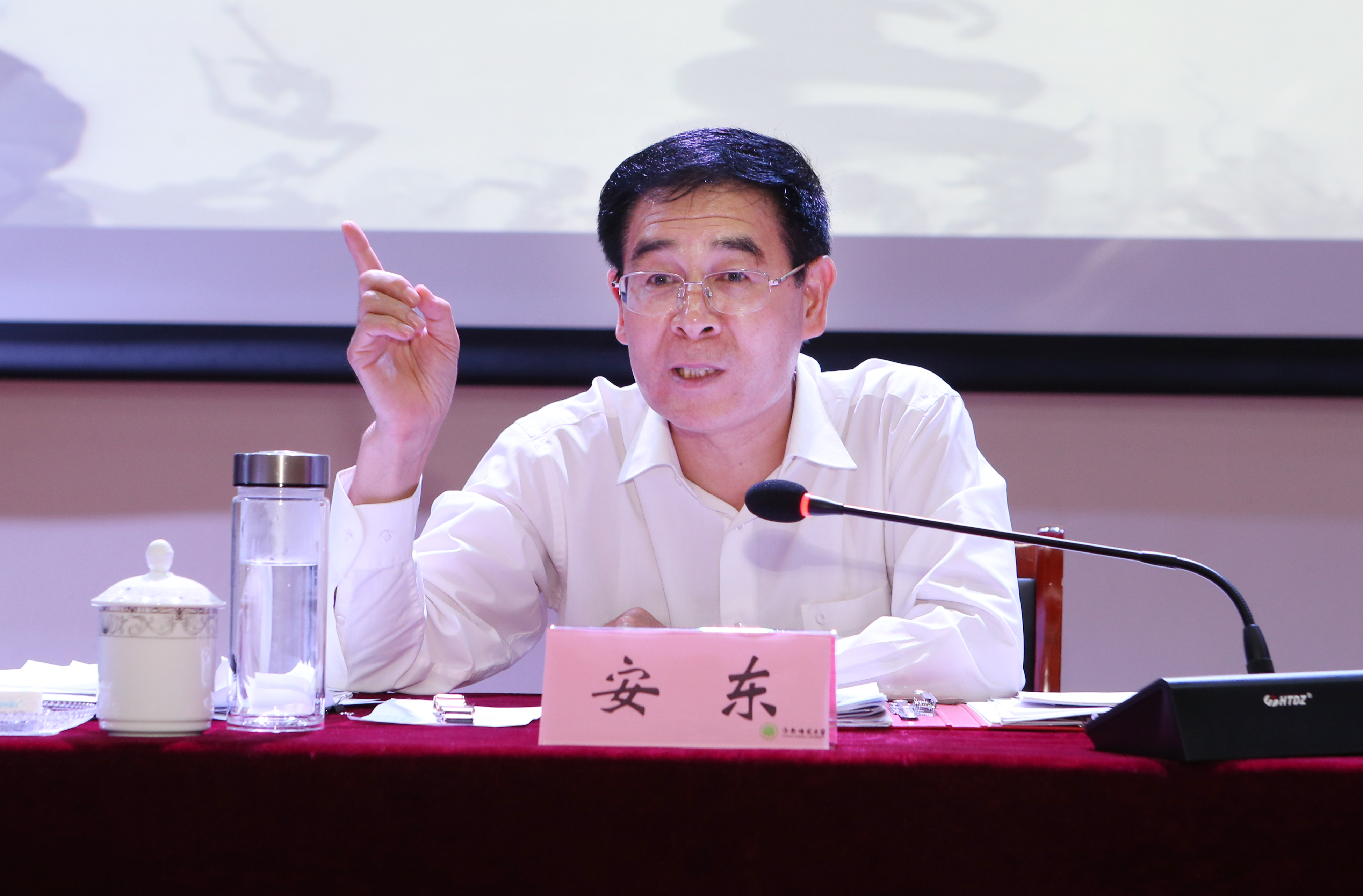 陕西省人大副主任安东来我校作立法专题讲座