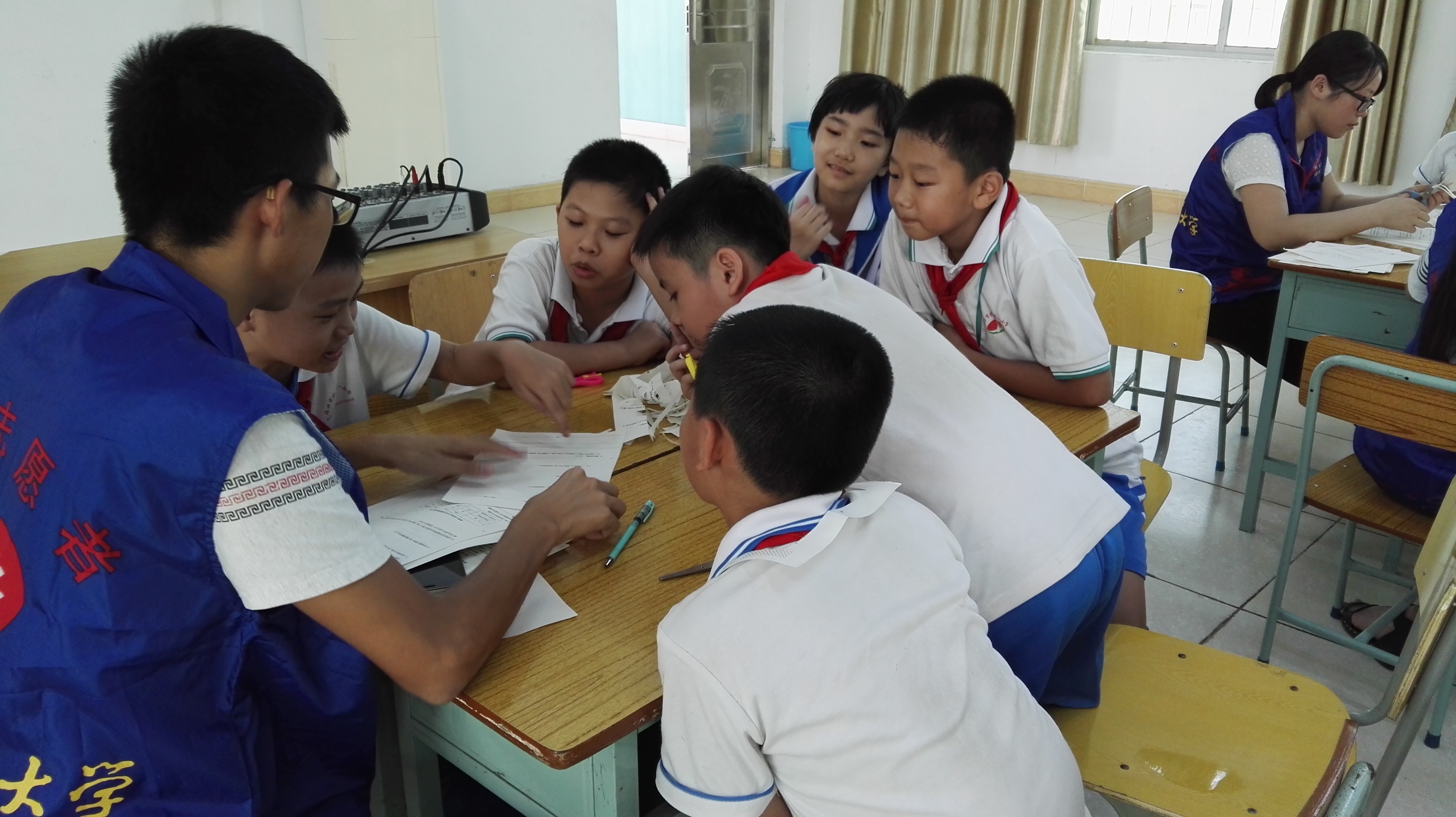 小小发明 永不言败――记物电学院“小小发明家”志愿活动