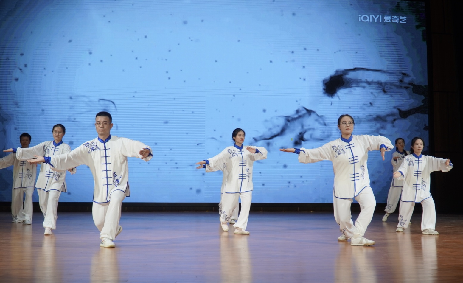 我校举办第四十届校运会太极拳比赛