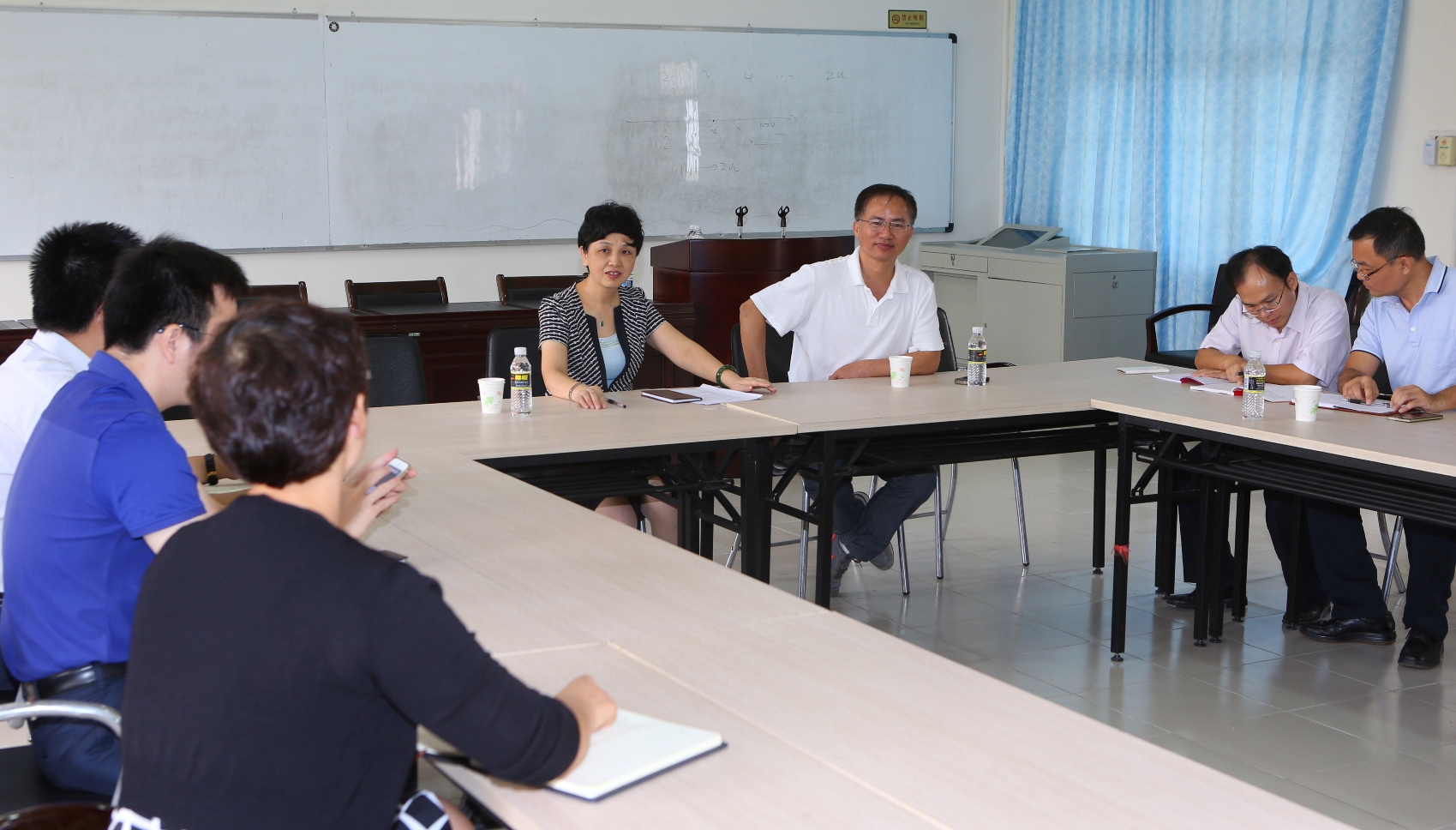 李红梅书记深入二级学院调研