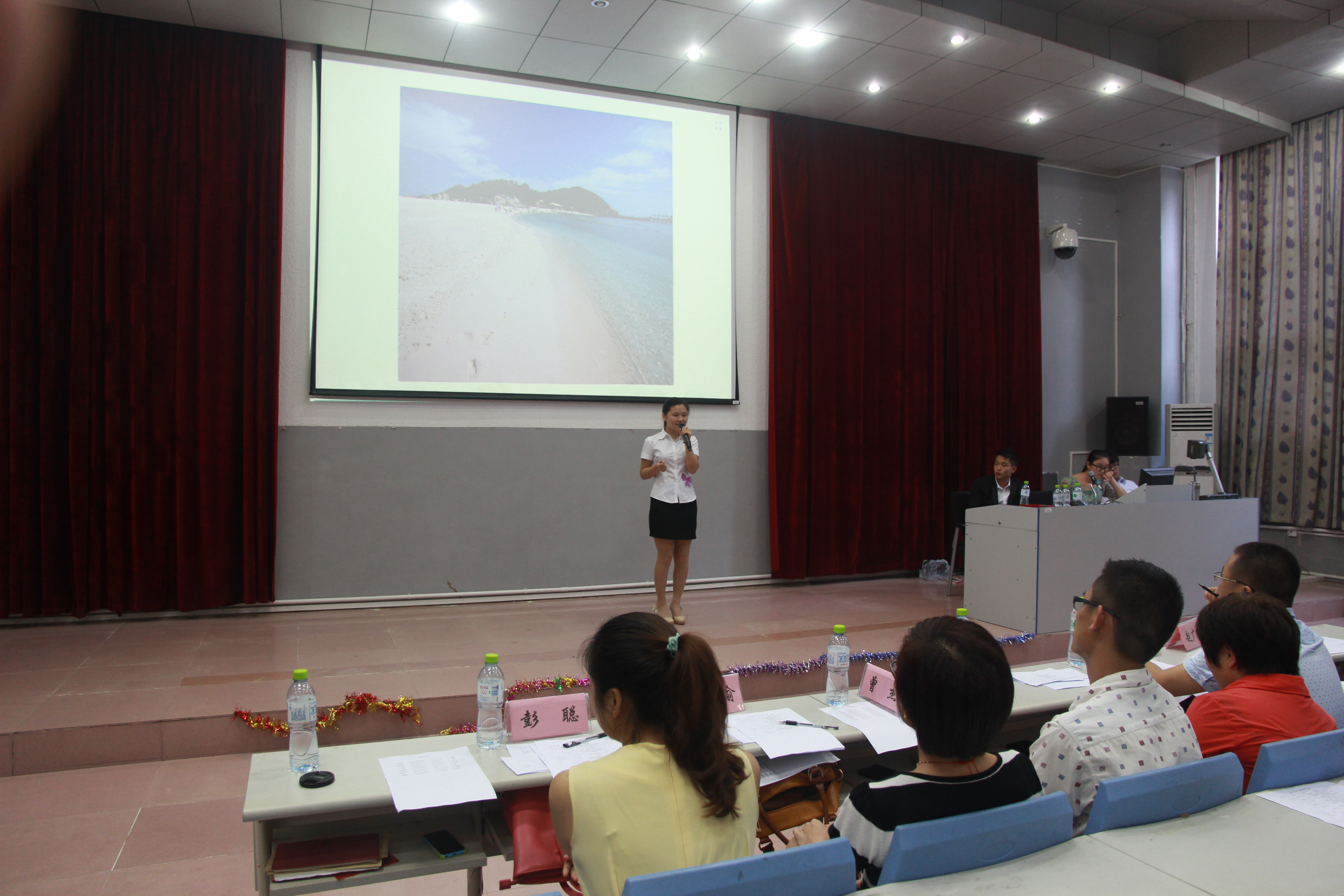 激情年华 魅力导游――记地理与旅游学院模拟导游大赛