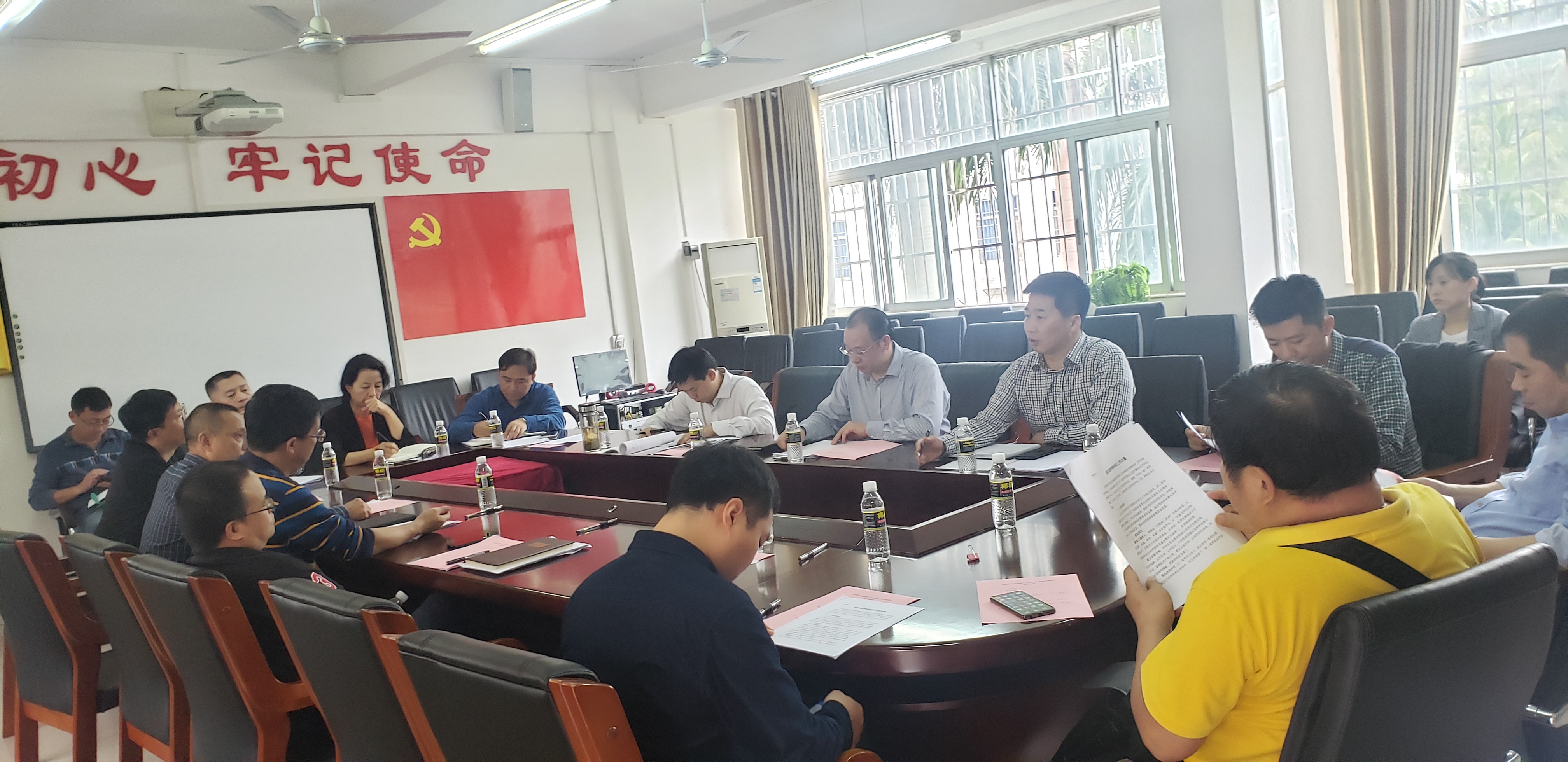 我校召开拟建博士学位授权点建设推进会