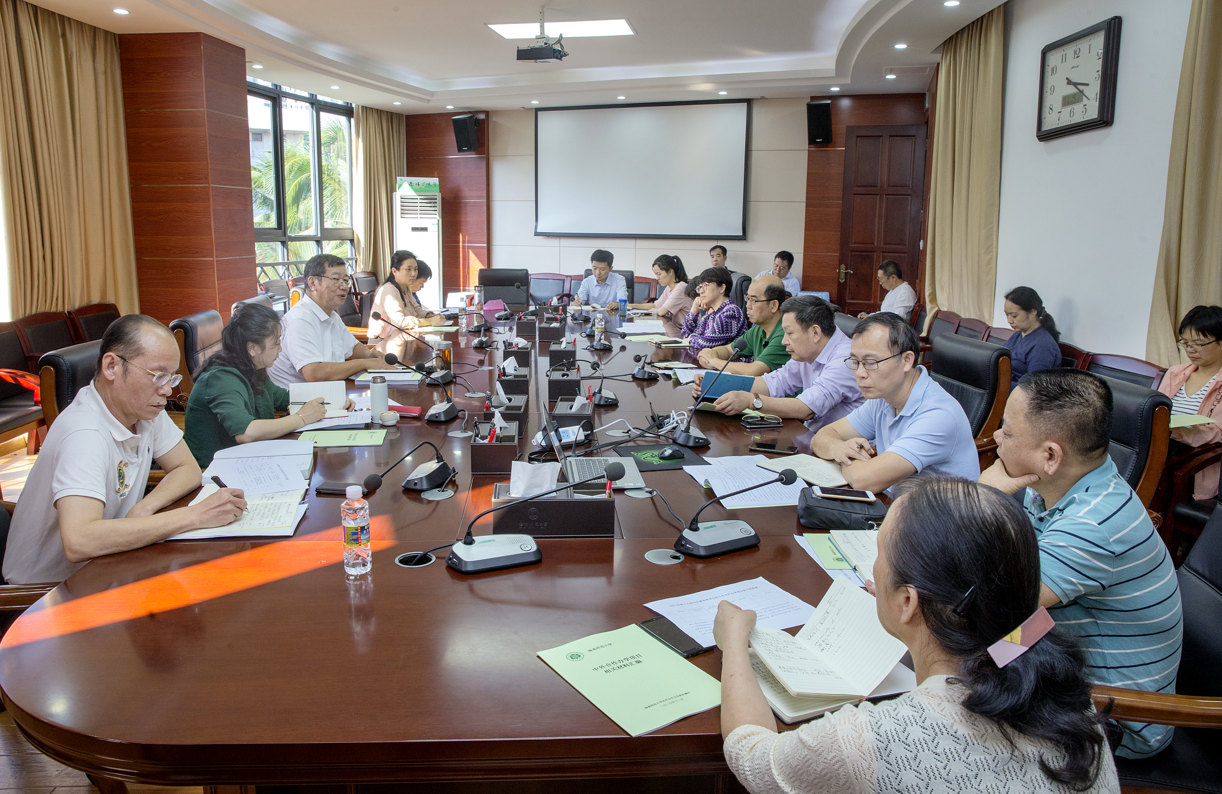 林强主持召开中外合作办学工作推进会