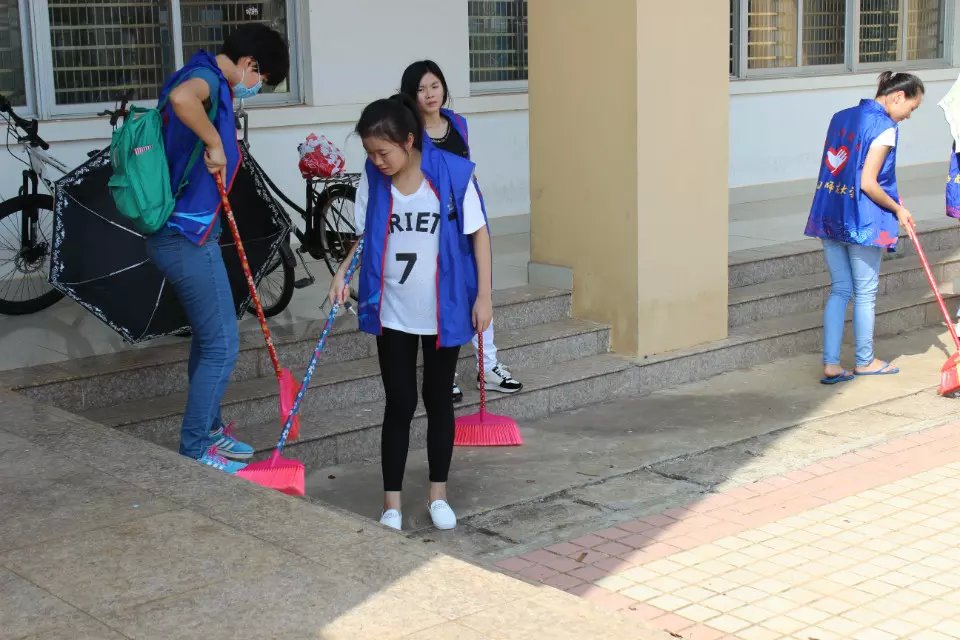 整洁校园，共享生活——政法学院校园环境整洁报道