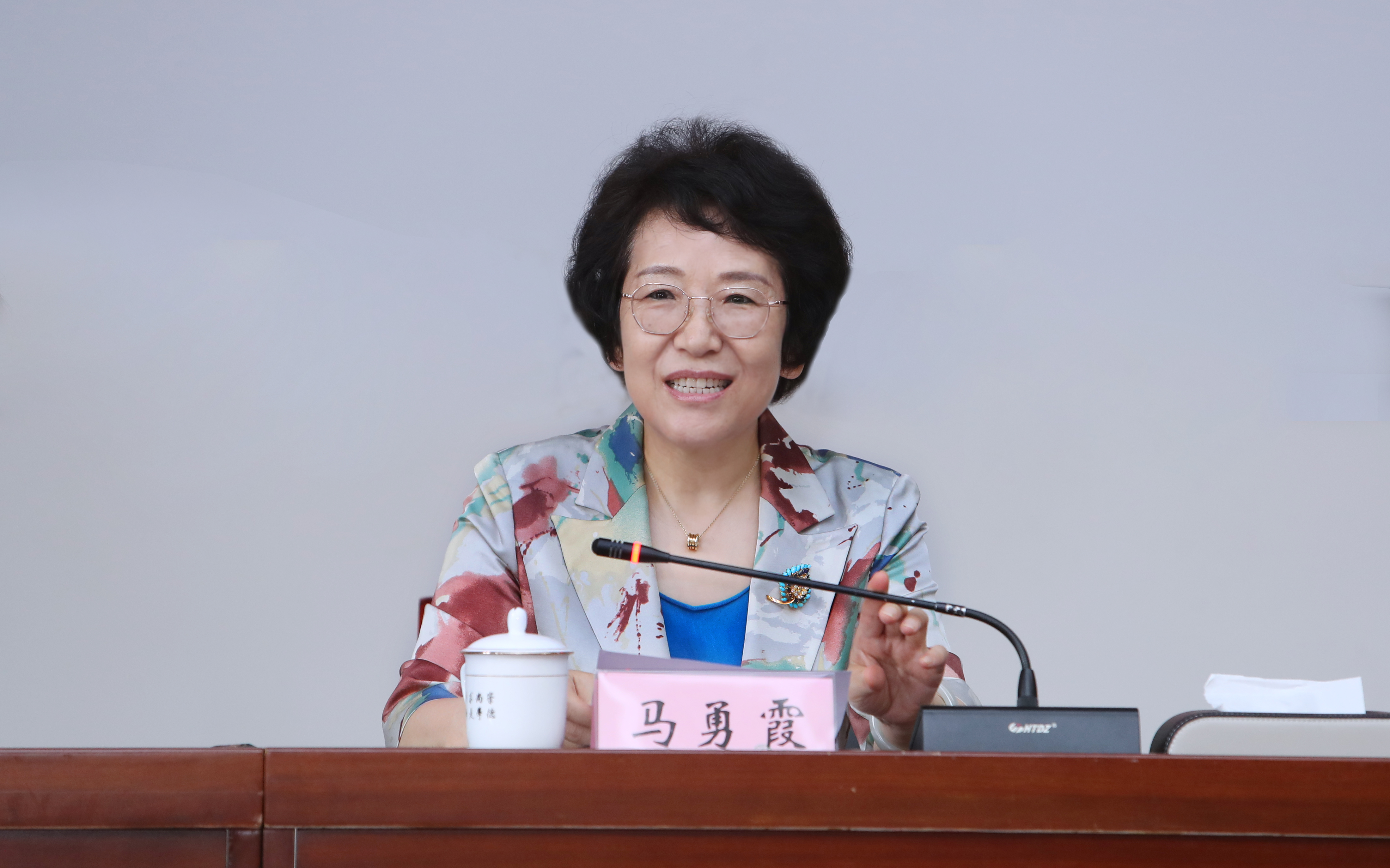 省政协副主席马勇霞来校作法律学术讲座