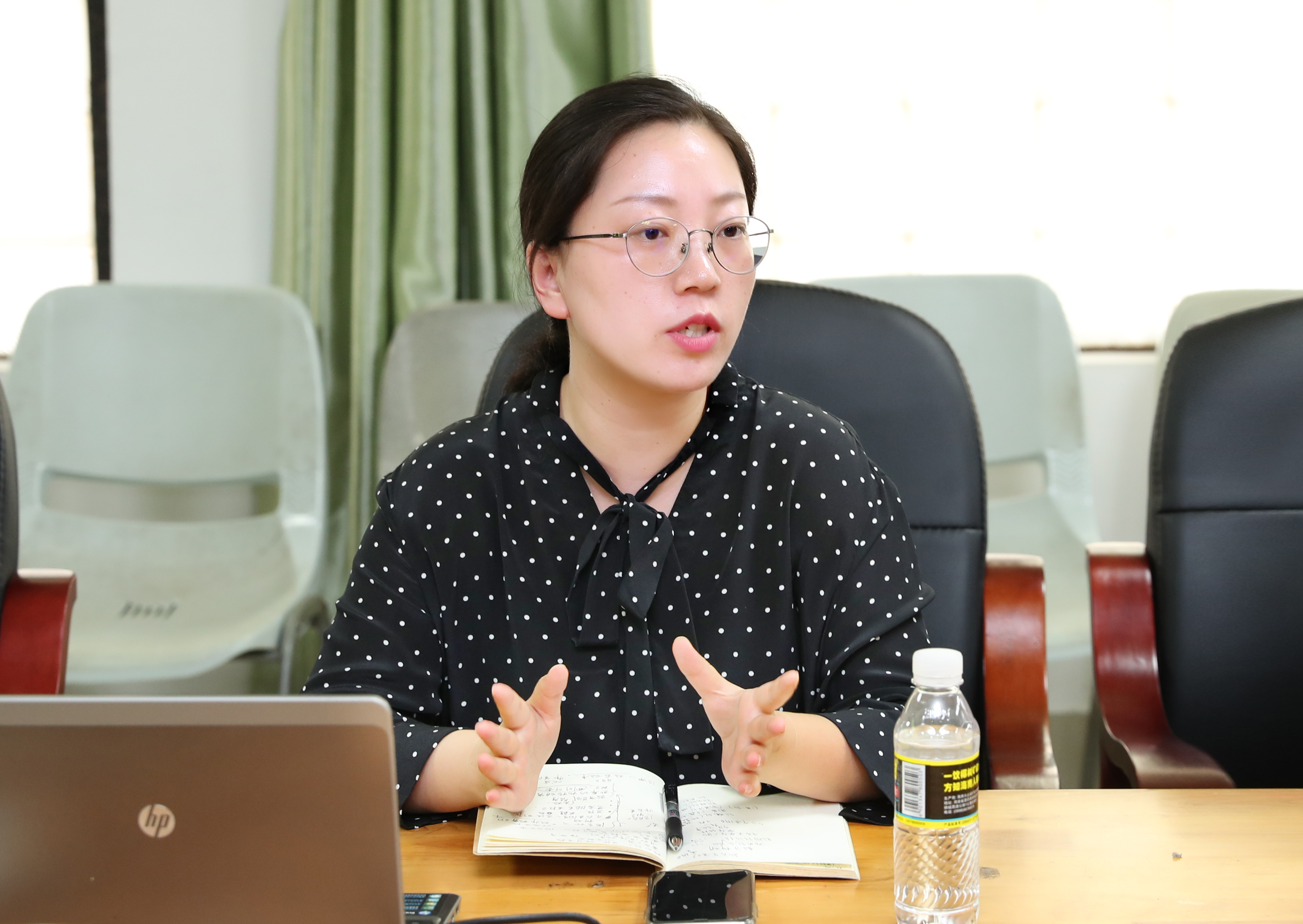 海南日报记者进校园 传授新闻采写技巧