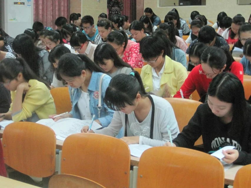 “双创”规划  礼仪传承――外国语学院开展“双创”活动文明礼仪知识测试