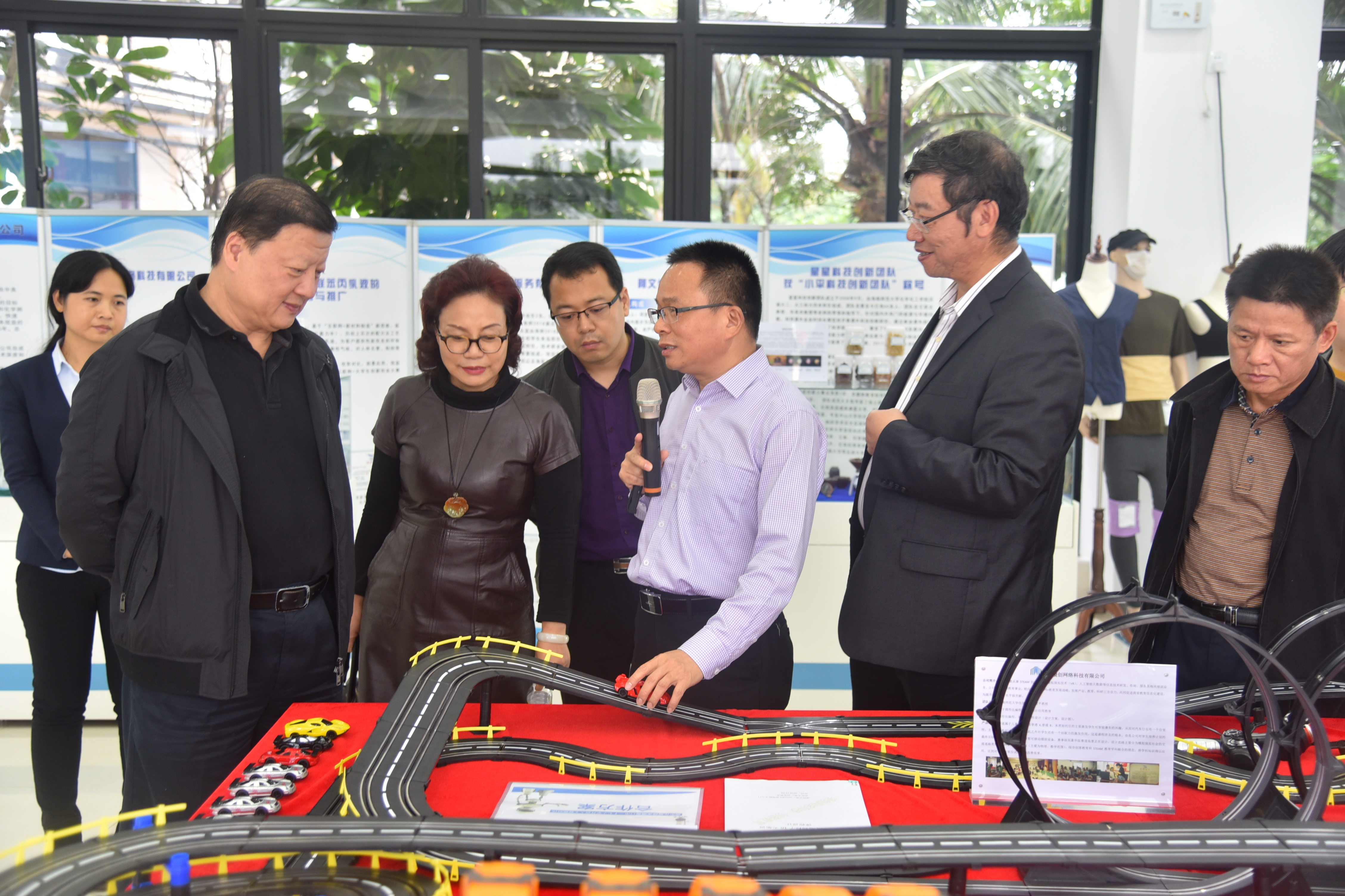海南省科协党组书记胡月明率队到海南师范大学国家大学科技园考察调研