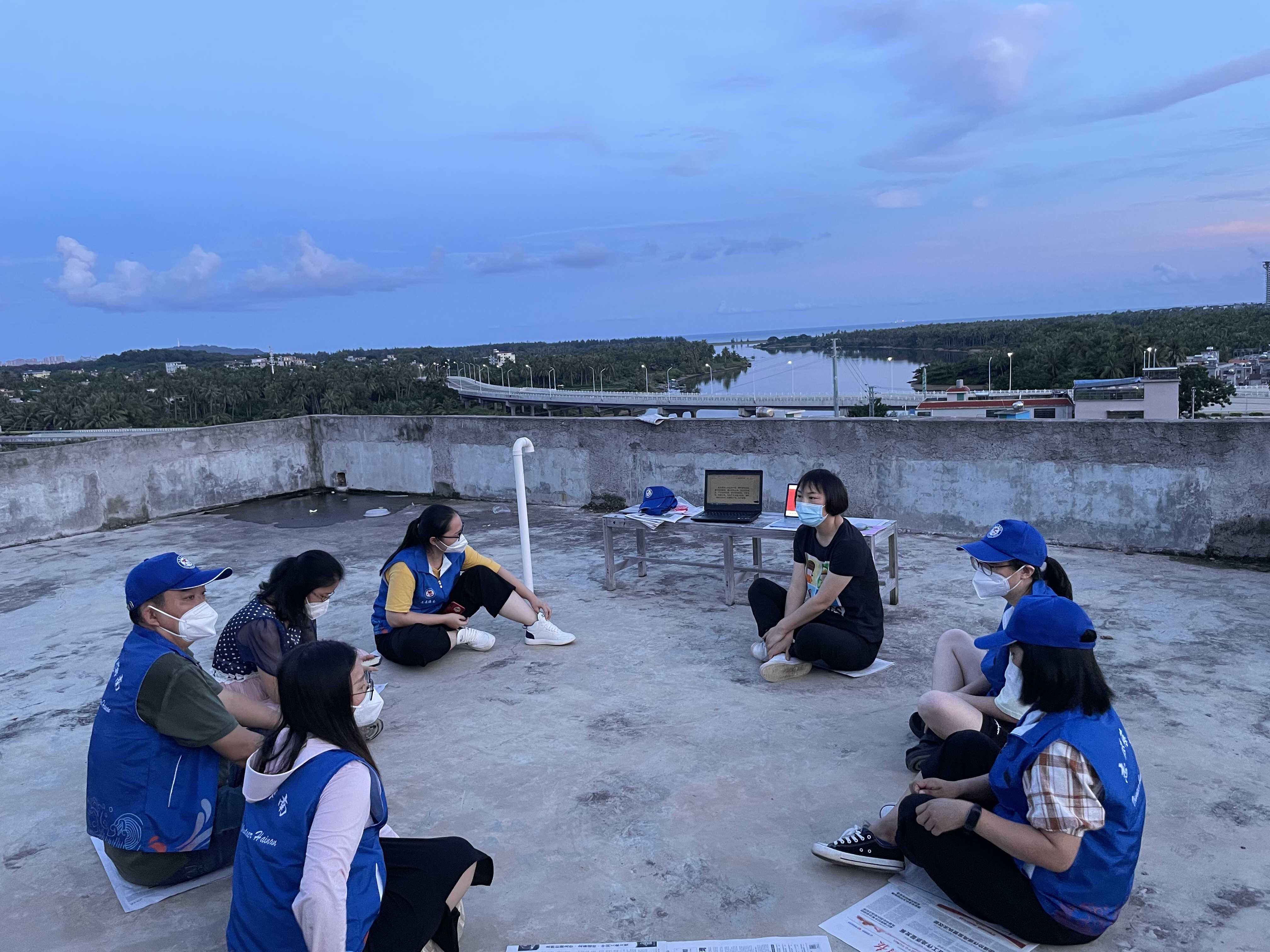 党员先锋的力量:三亚疫区中的海棠区海师大临时党支部