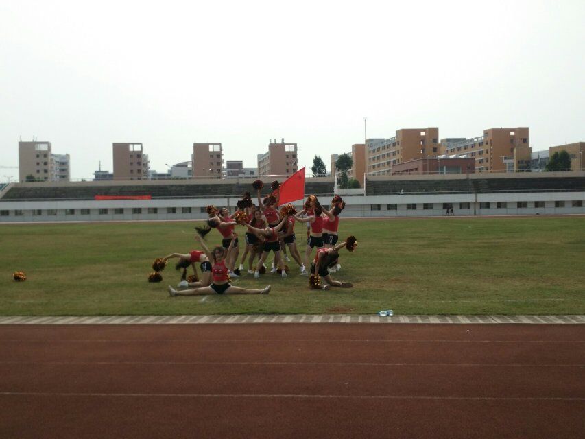 绿茵场上，不留遗憾――记教育科学学院2015年校足球赛赛况