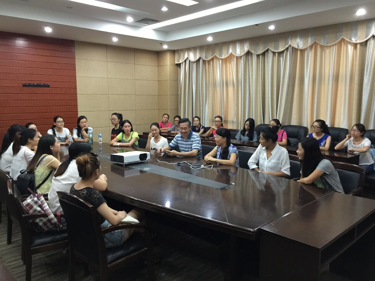 致力专业知识，做时代掌舵人 ――记数学与统计学院2013级统计班学生代表参观海南省政