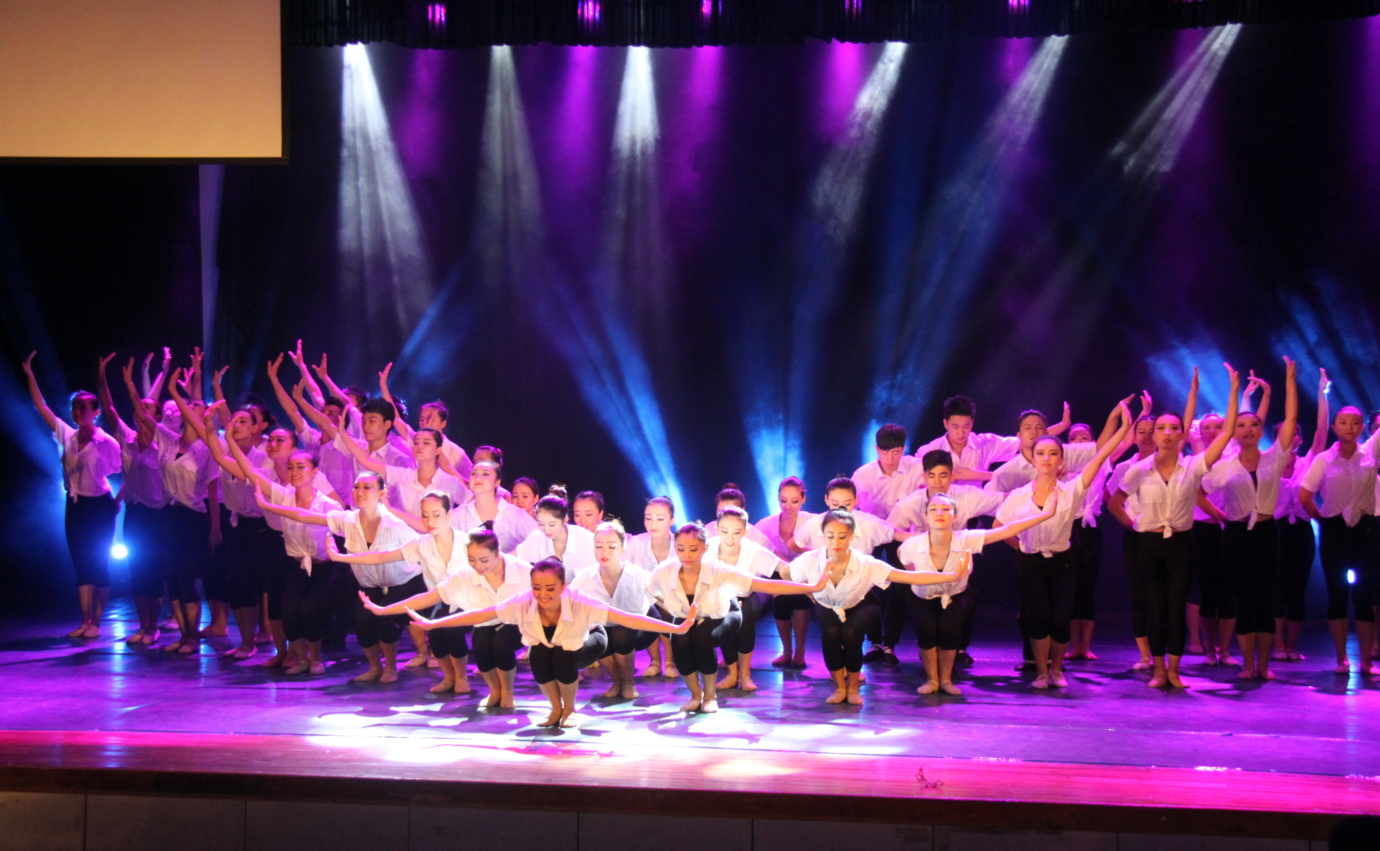 音乐学院举行舞蹈系2014届毕业汇报演出