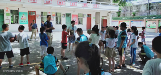 校领导带队走访调研龙昆南校区学生宿舍和实验小学